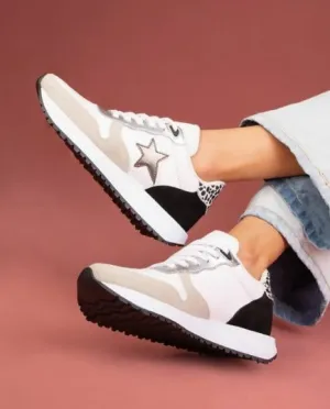 Aces Sneakers