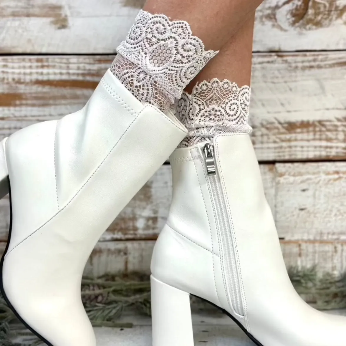 ALLOVER lace sock for heels - white