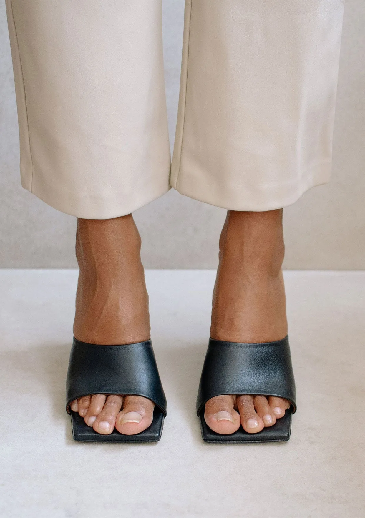 ALOHAS Dune Block Heel Sandals