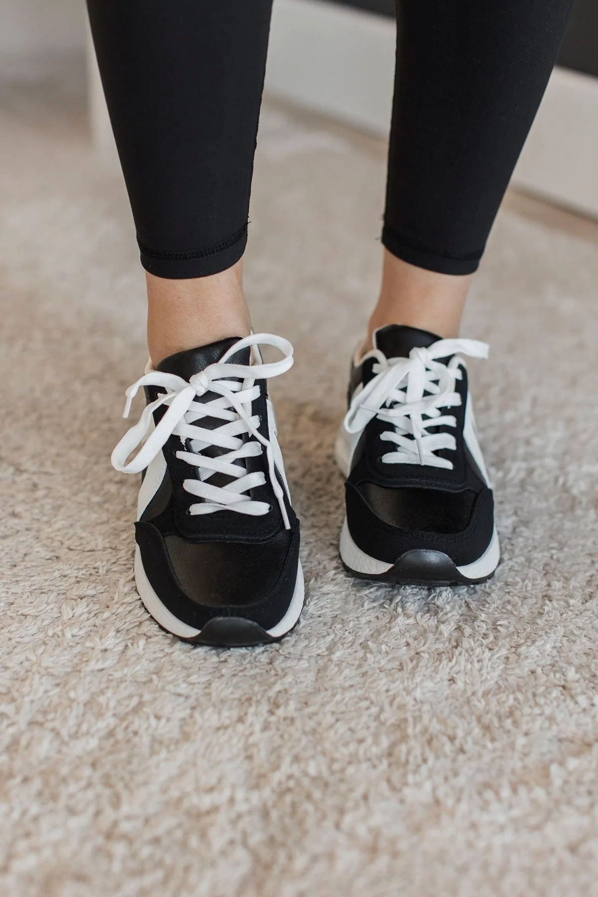 Arider Girl Everyday Sneakers- Black & White