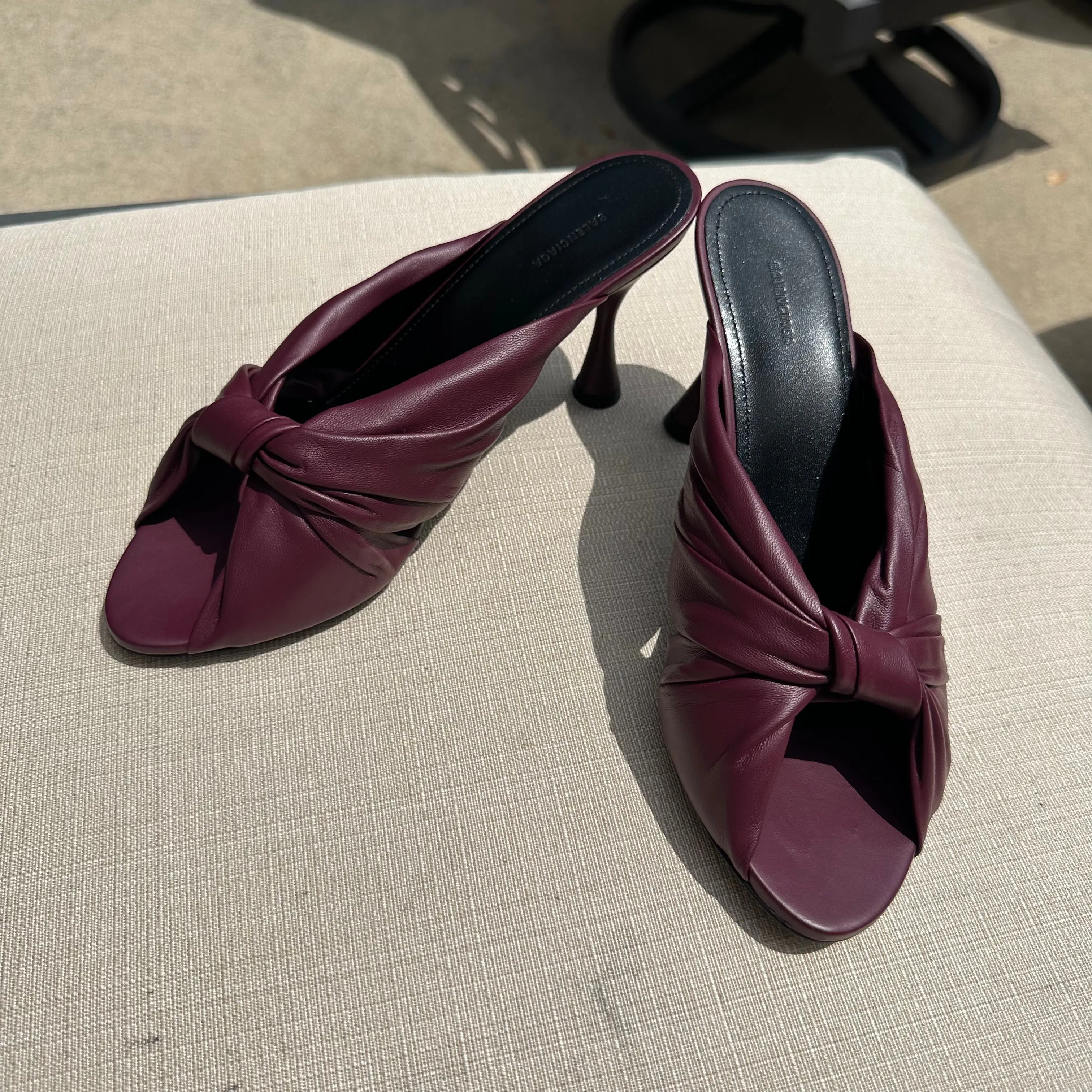 Balenciaga Smooth Nappa Drapy Sandal Pumps in Burgundy