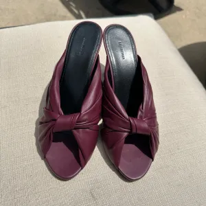 Balenciaga Smooth Nappa Drapy Sandal Pumps in Burgundy