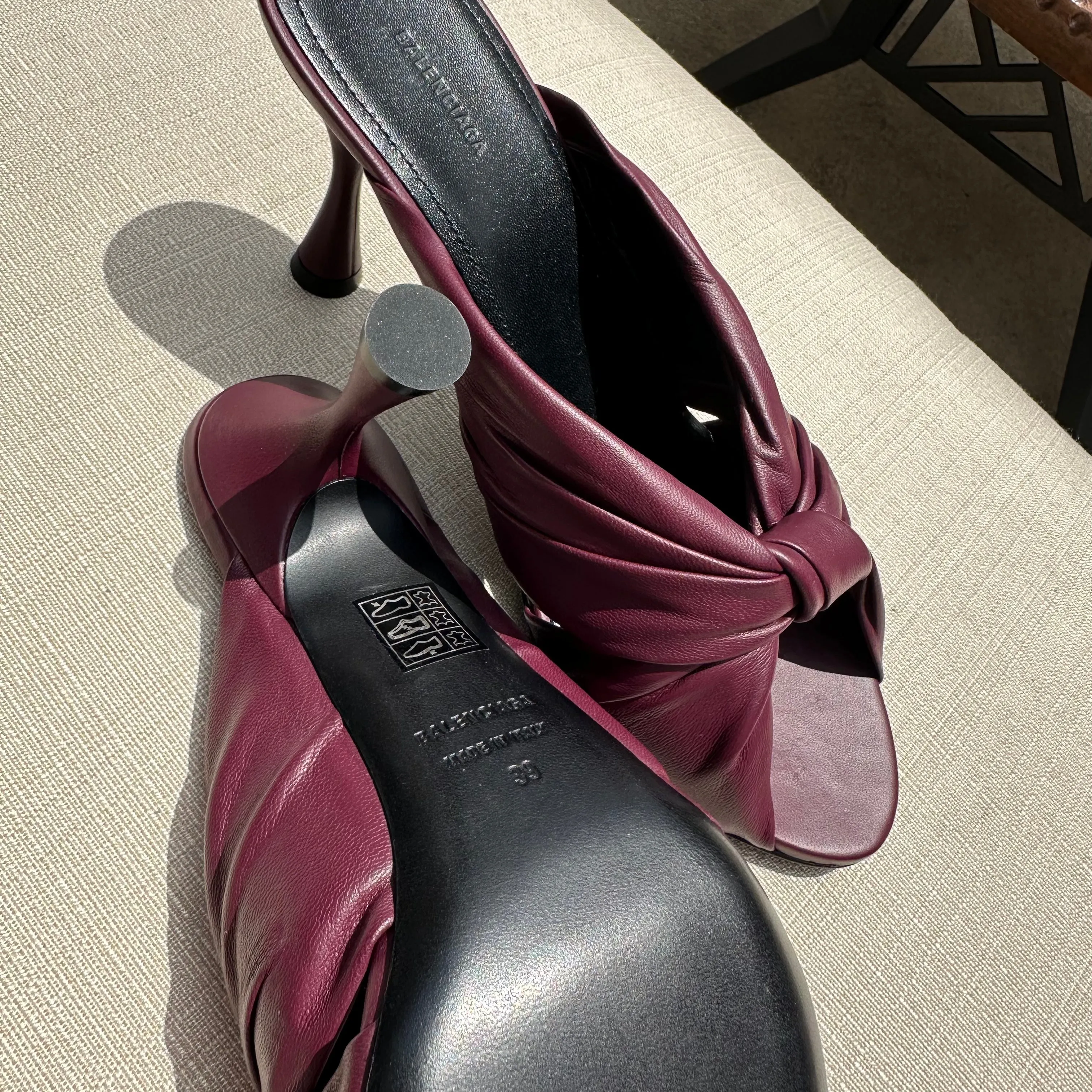 Balenciaga Smooth Nappa Drapy Sandal Pumps in Burgundy