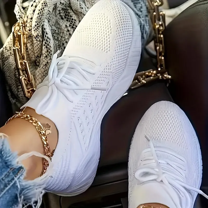 Breathable and comfortable knitted sneakers