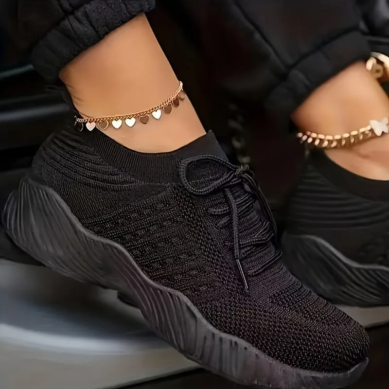 Breathable and comfortable knitted sneakers