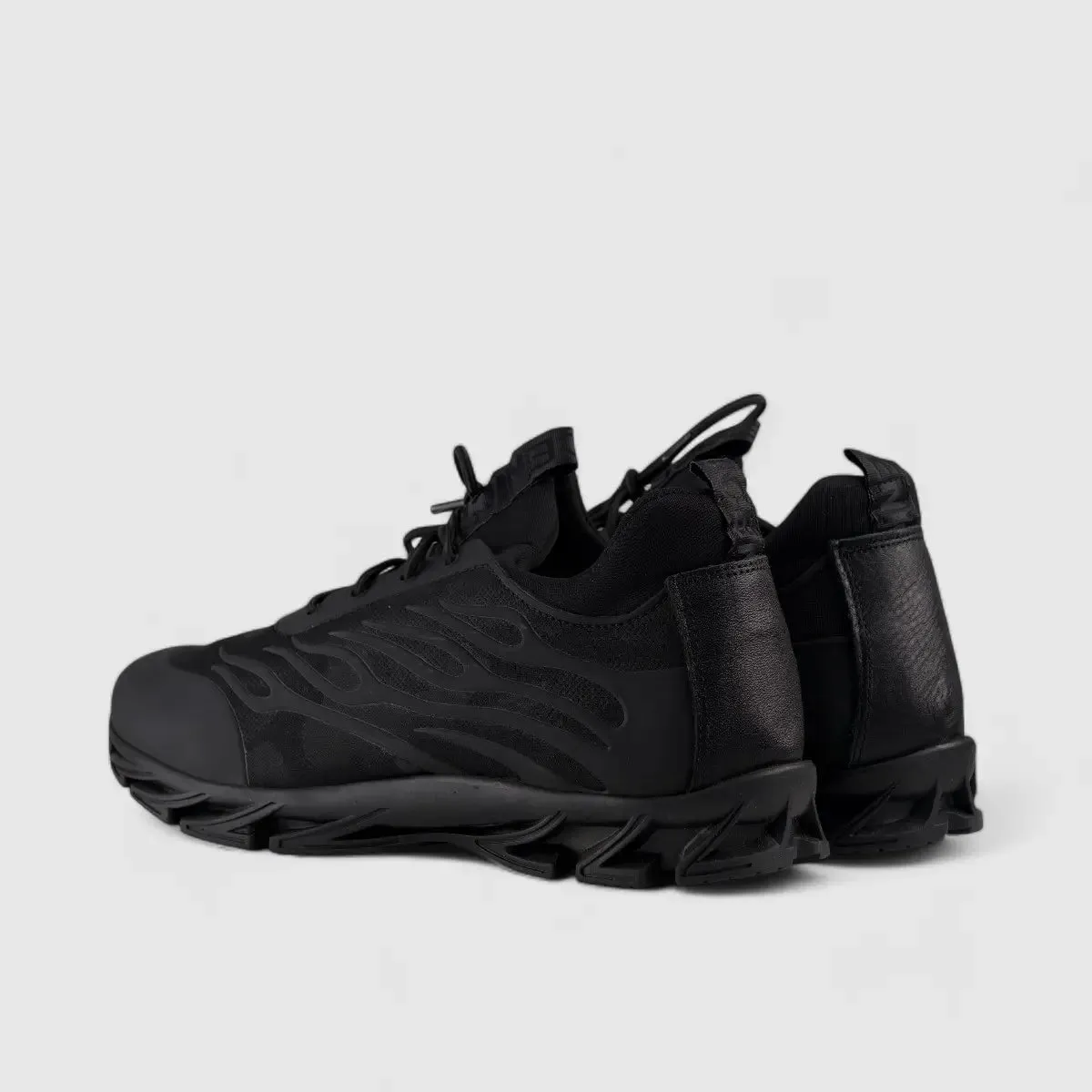 Bulletti Lace Up Sneaker Black 152-03259