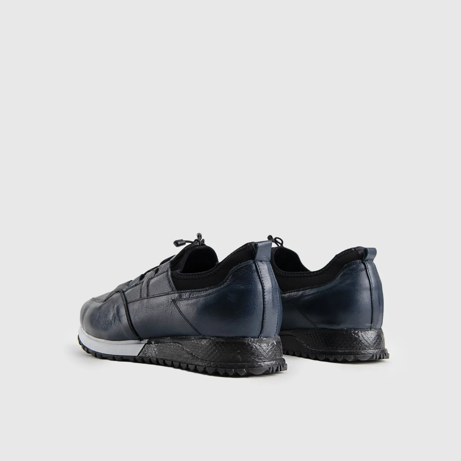 Casual Sneakers - 4375