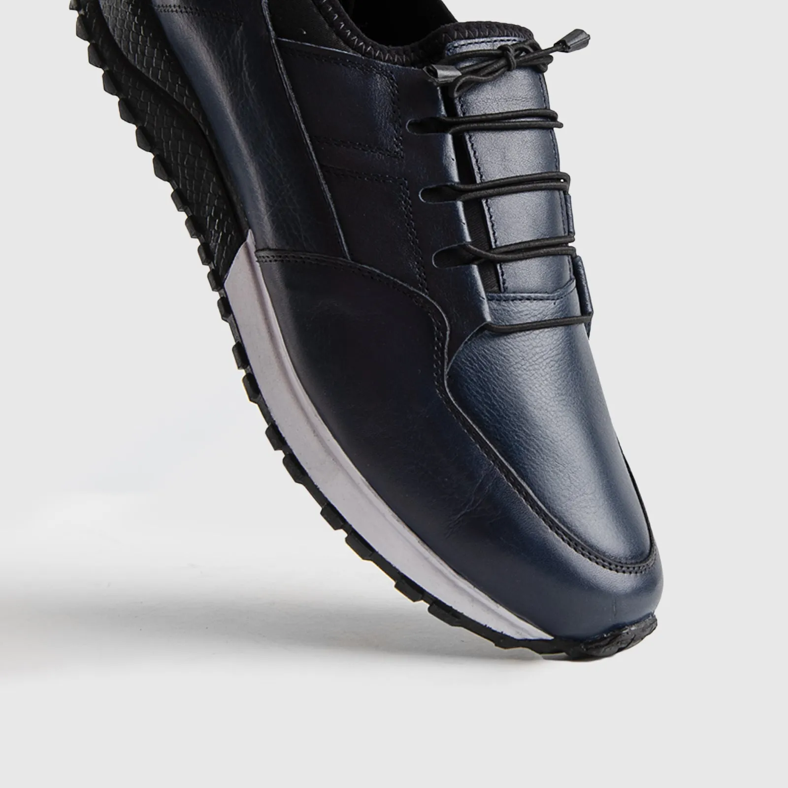 Casual Sneakers - 4375