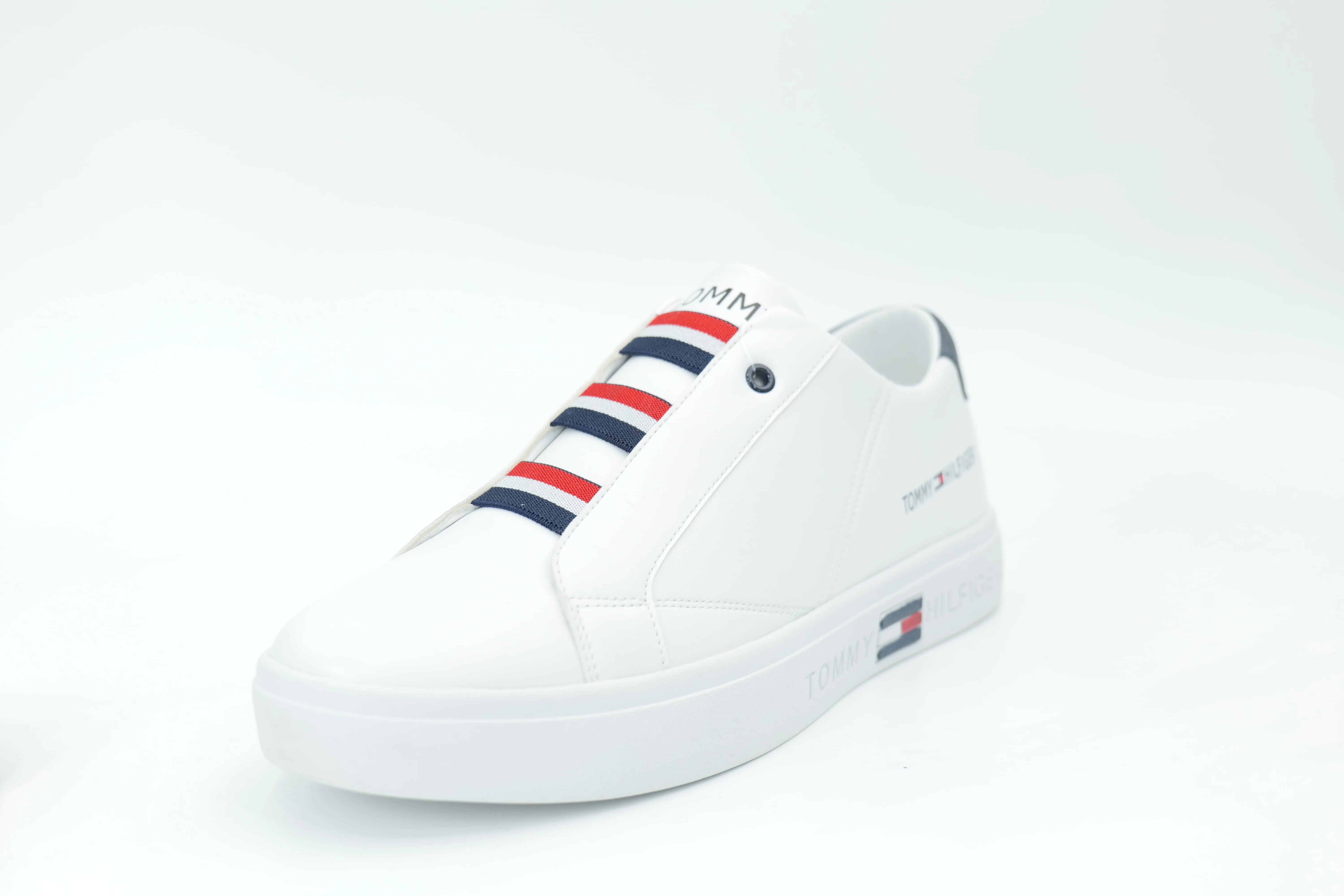 Casual sneakers