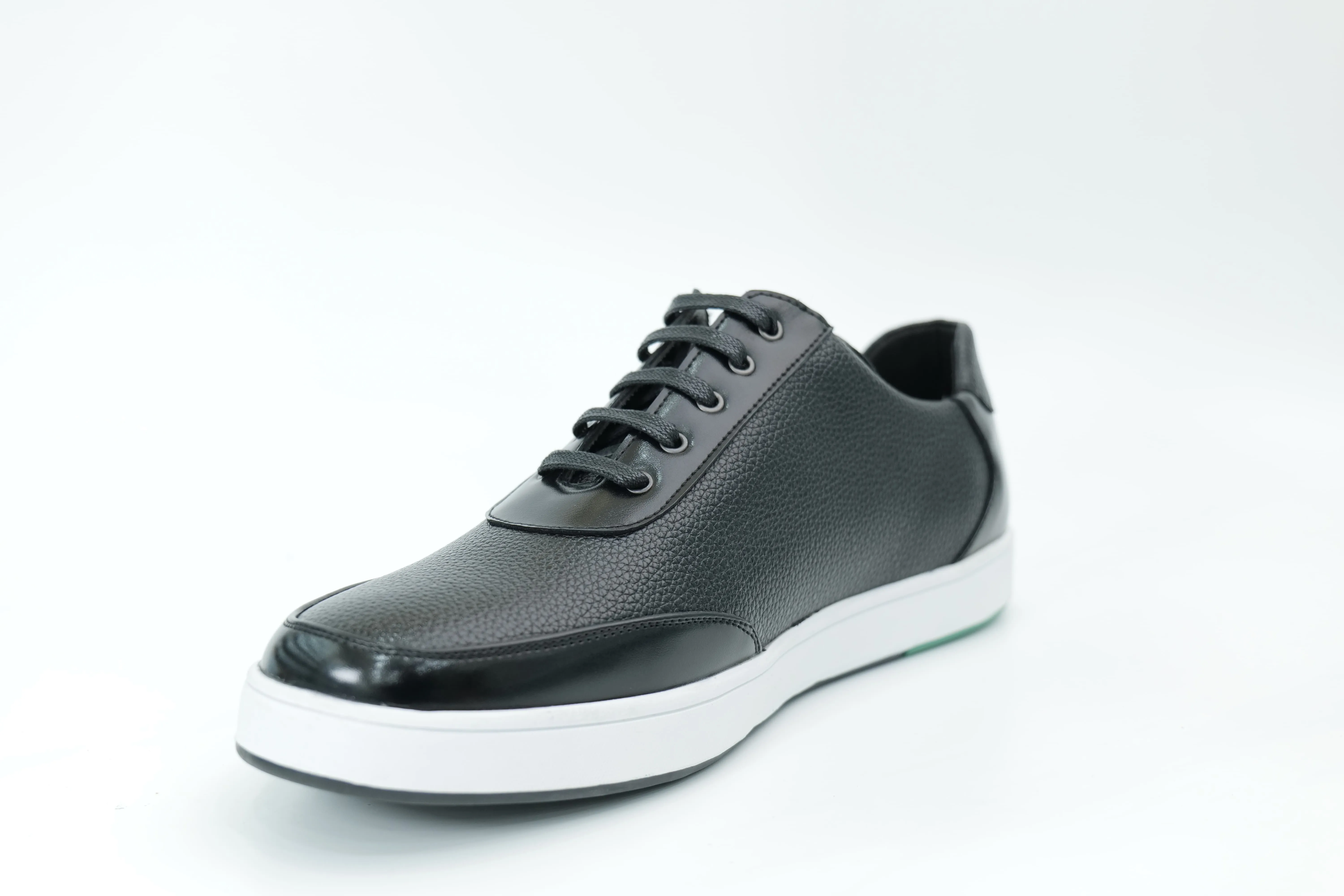 Casual sneakers