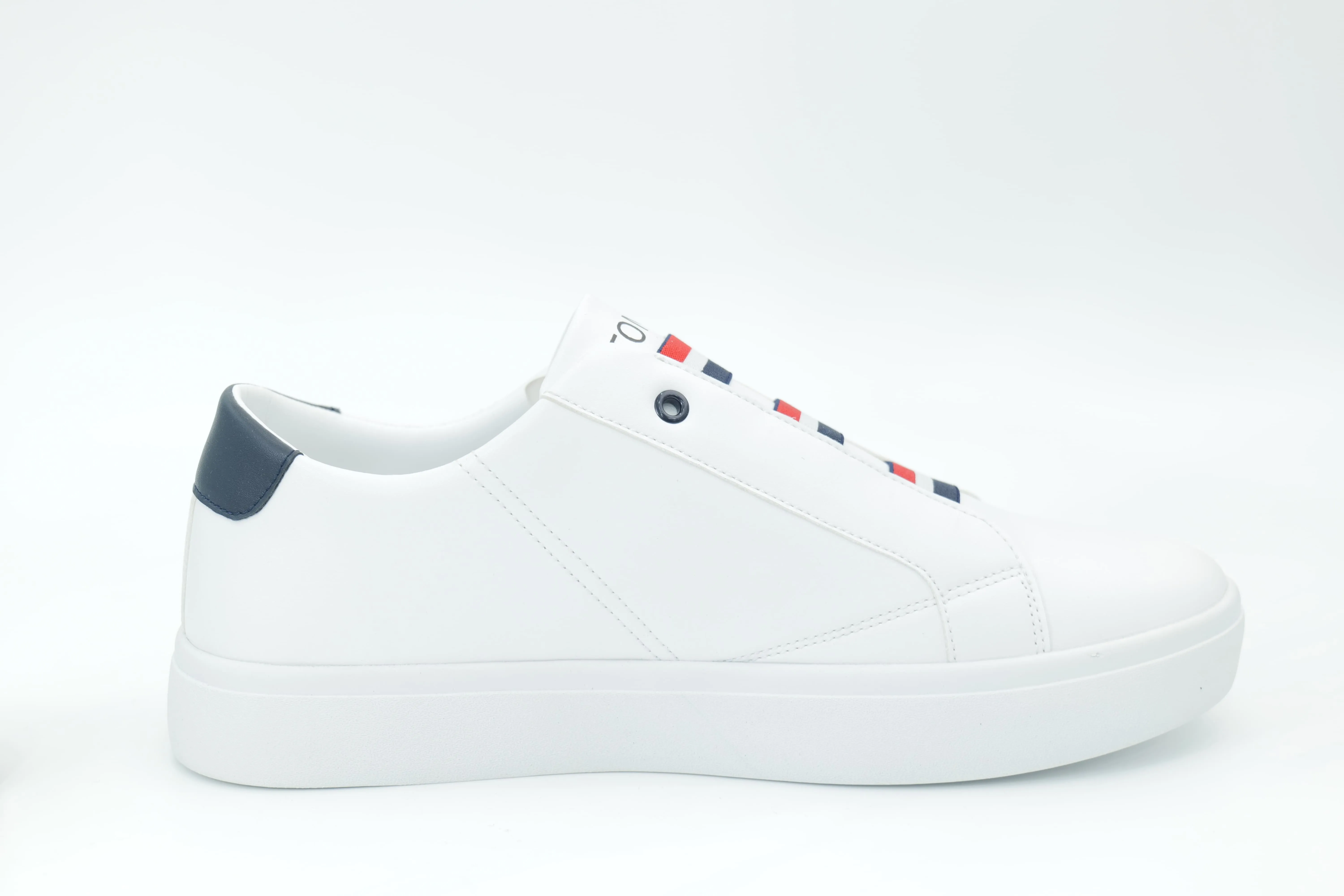 Casual sneakers