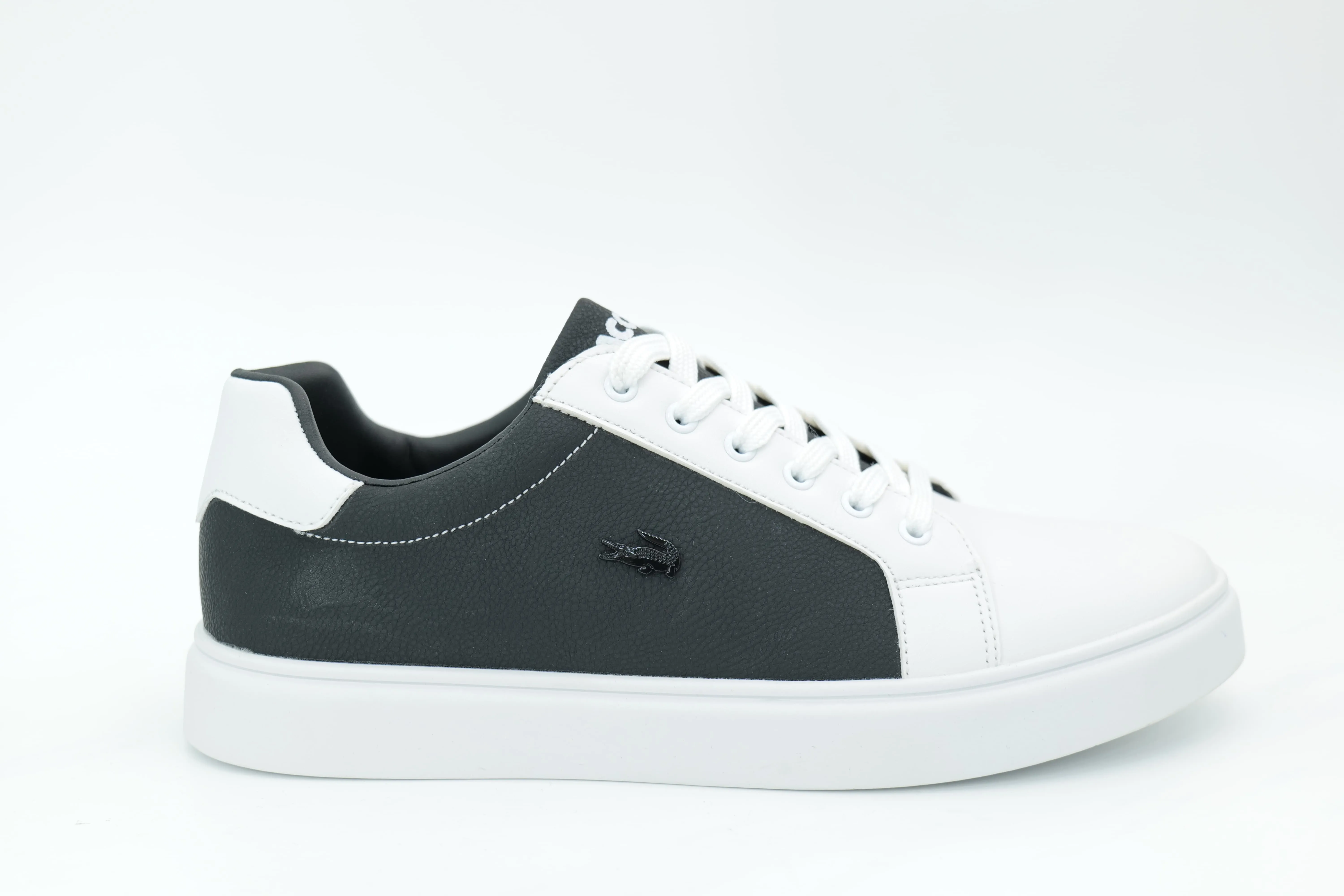 Casual sneakers