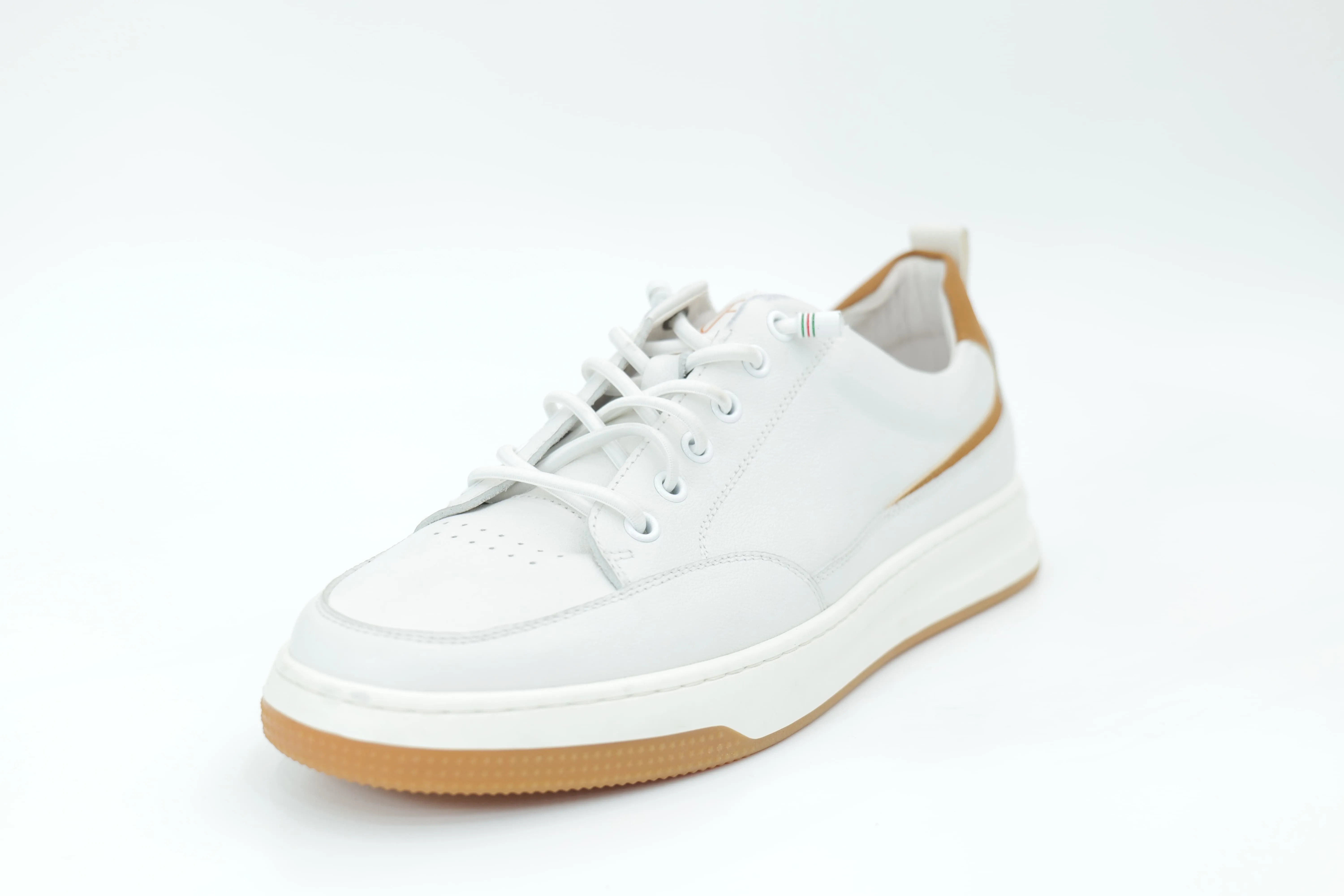 Casual sneakers