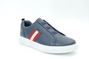 Casual sneakers
