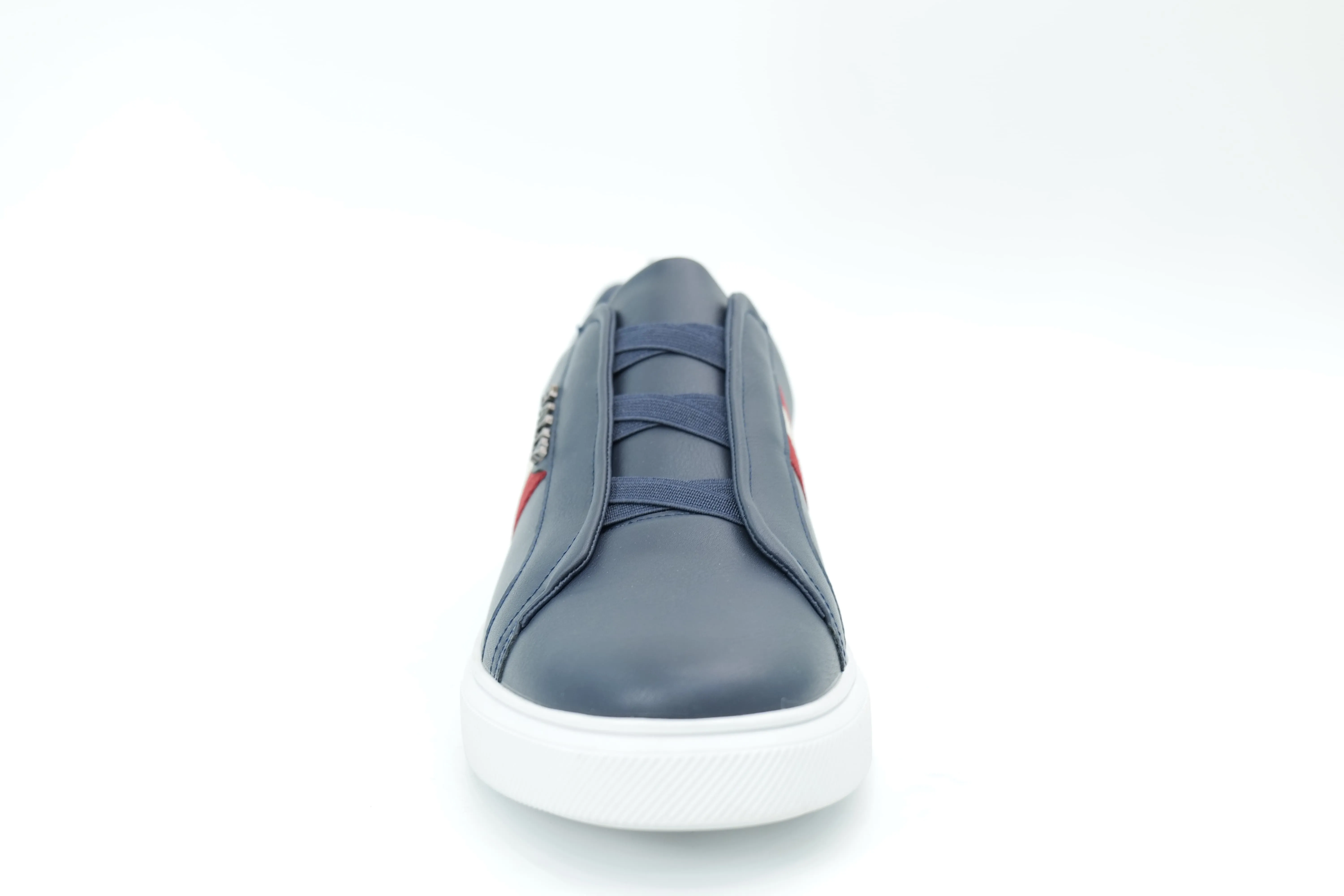 Casual sneakers