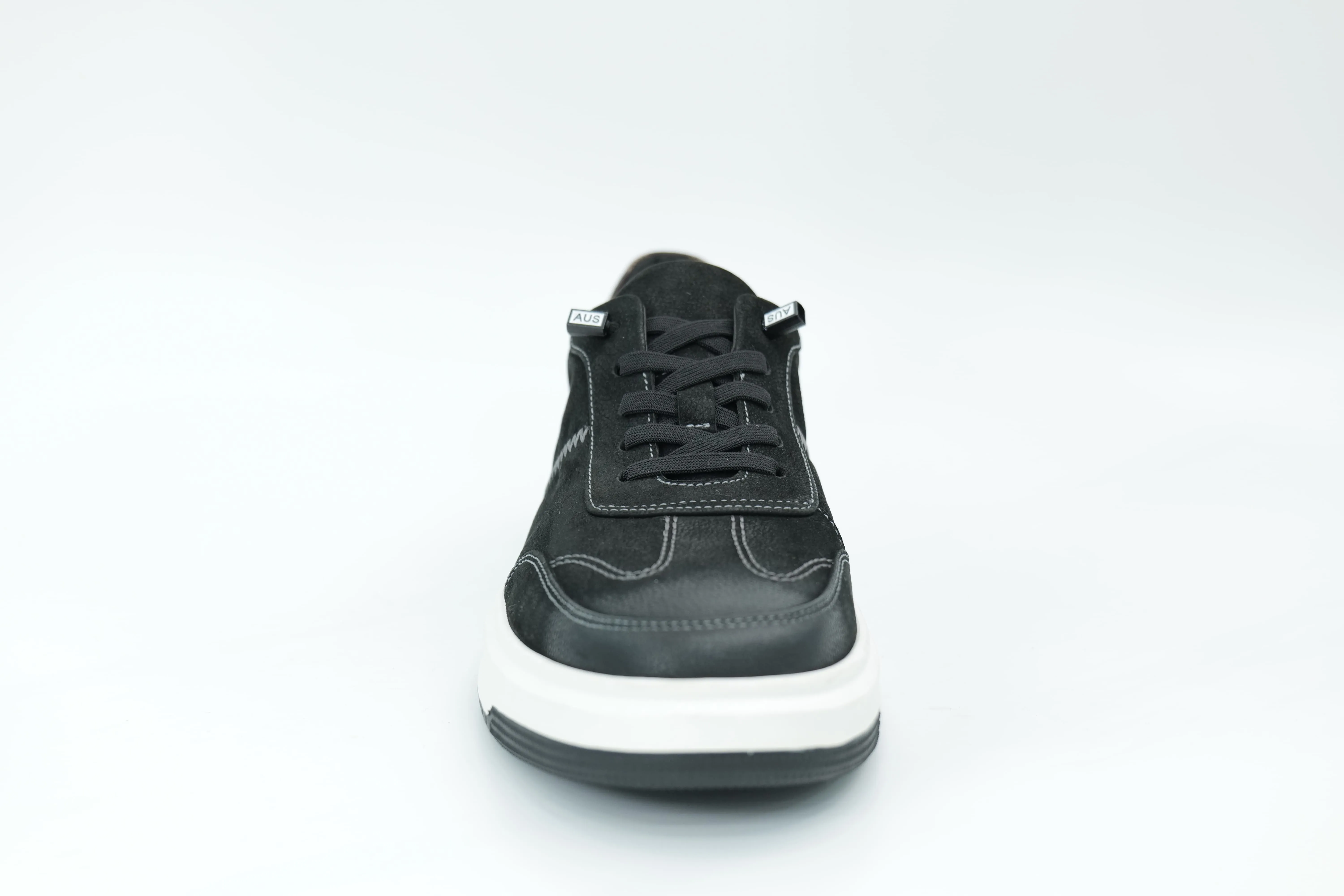 Casual sneakers