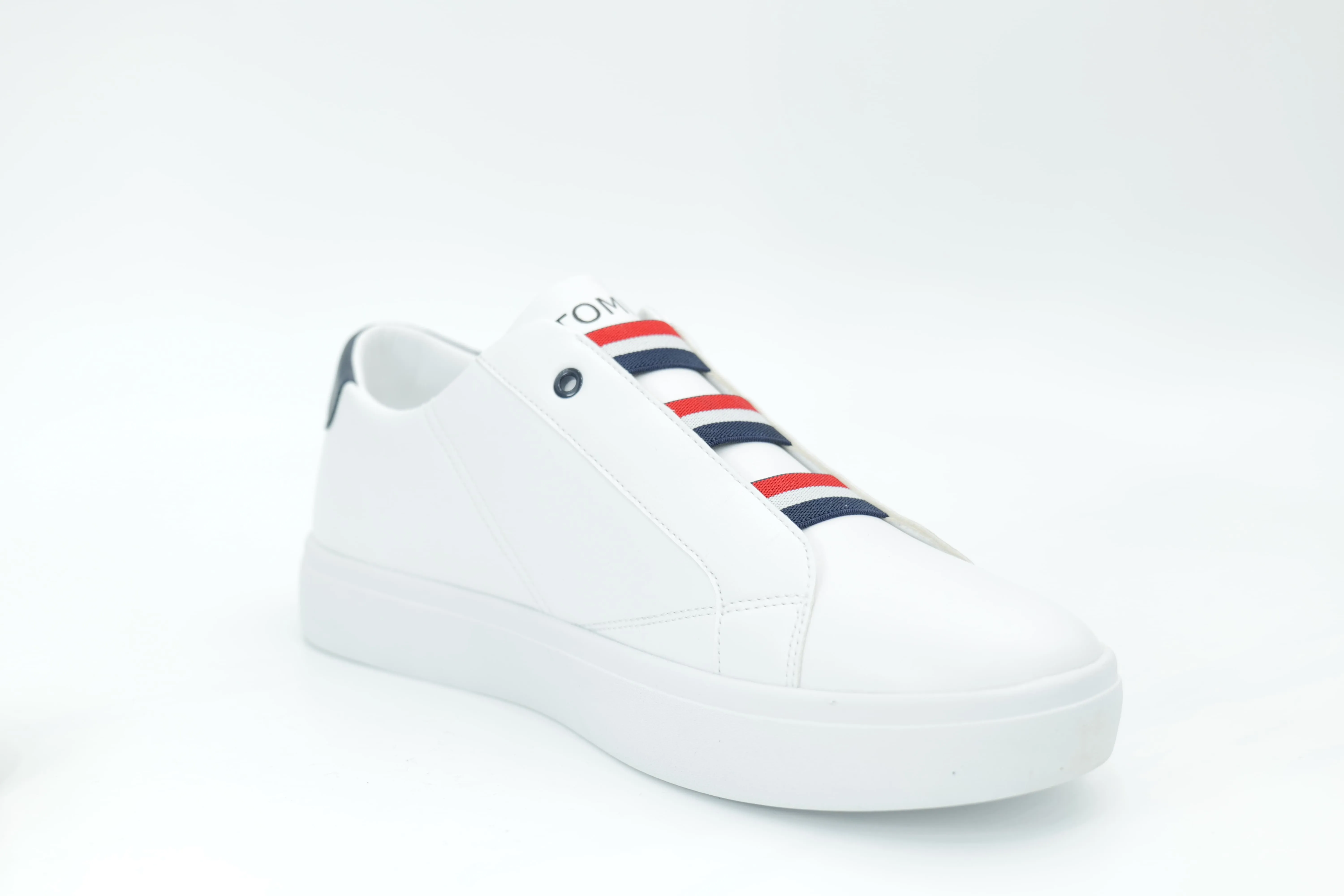 Casual sneakers