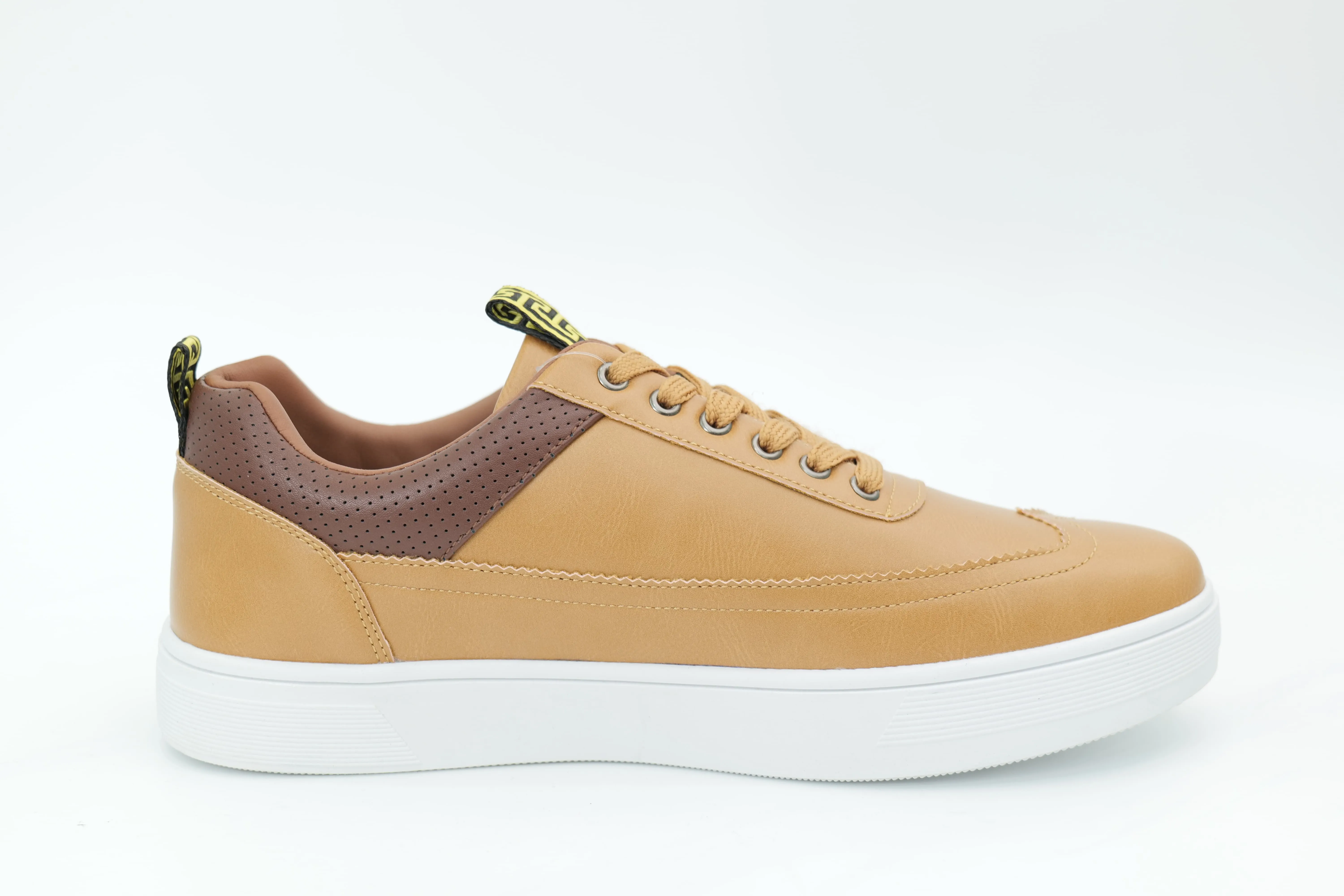 Casual sneakers
