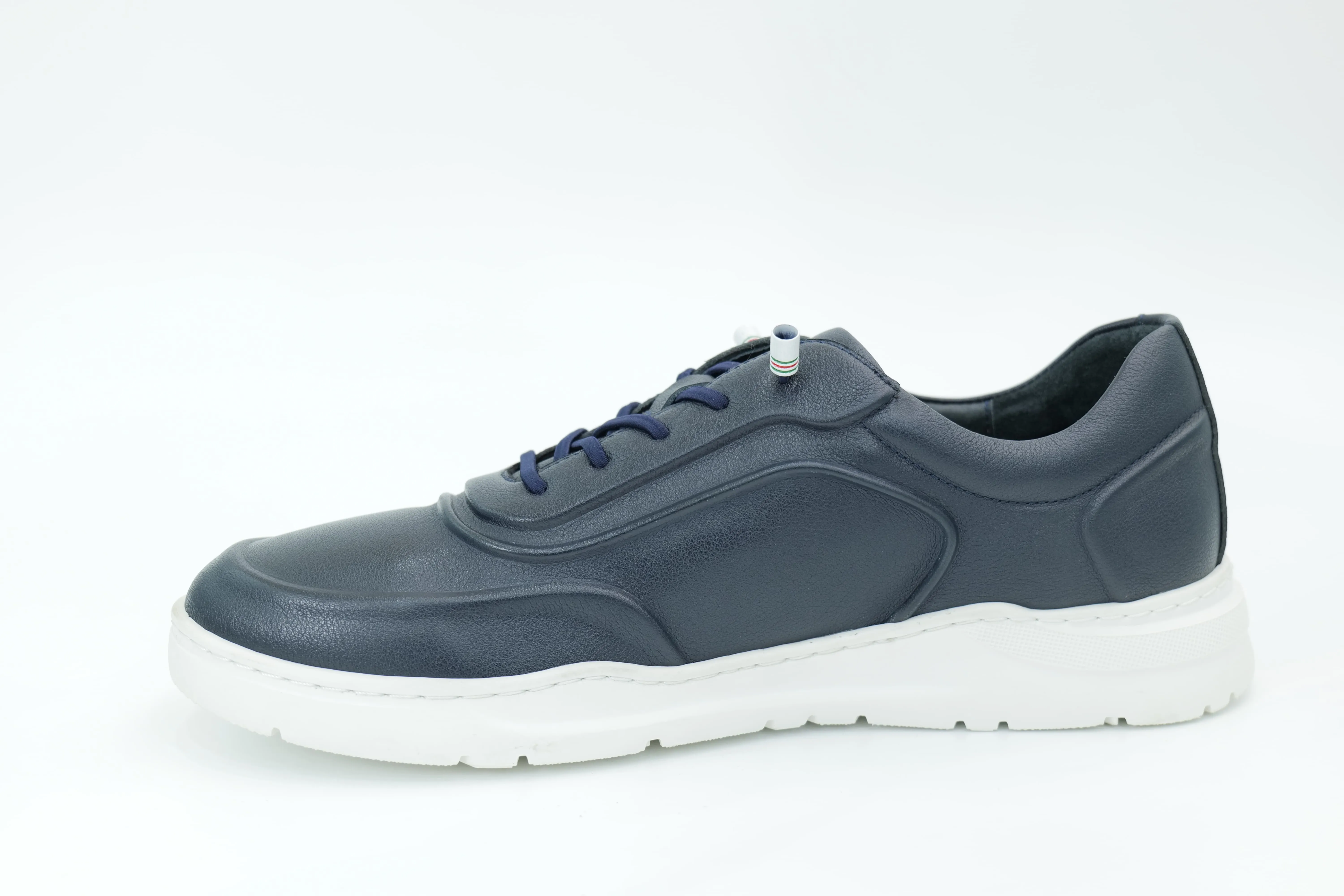 Casual sneakers