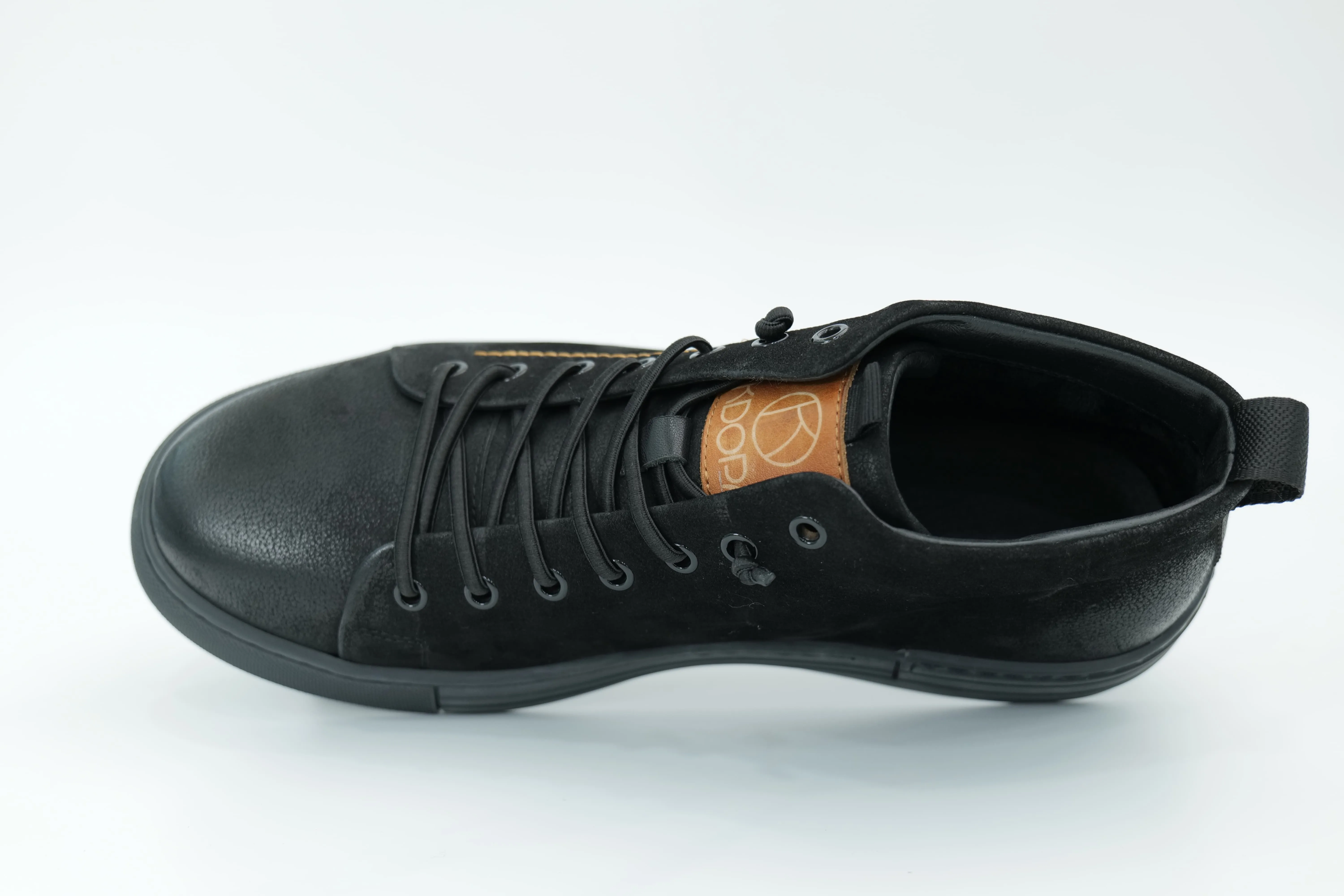 Casual sneakers