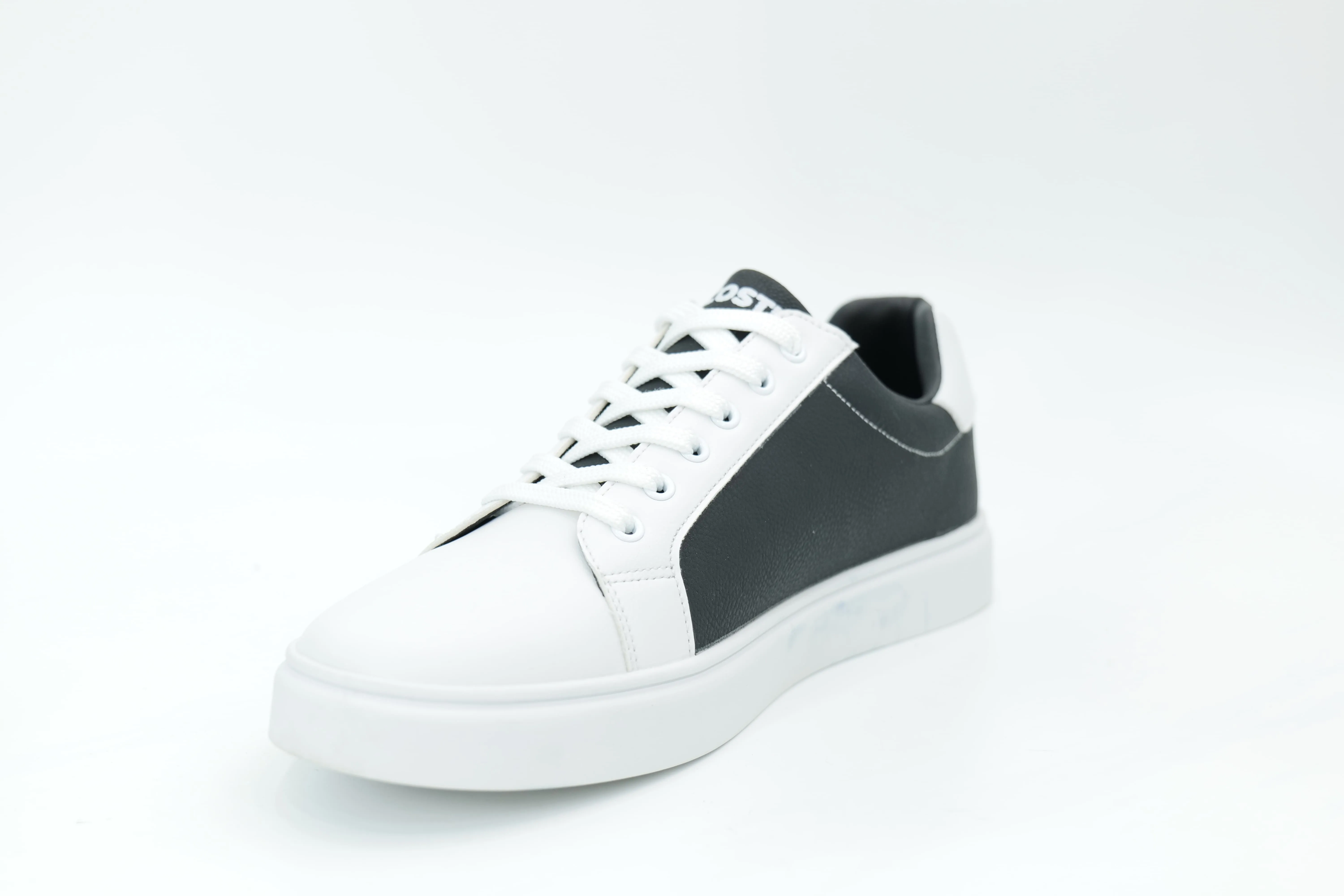 Casual sneakers