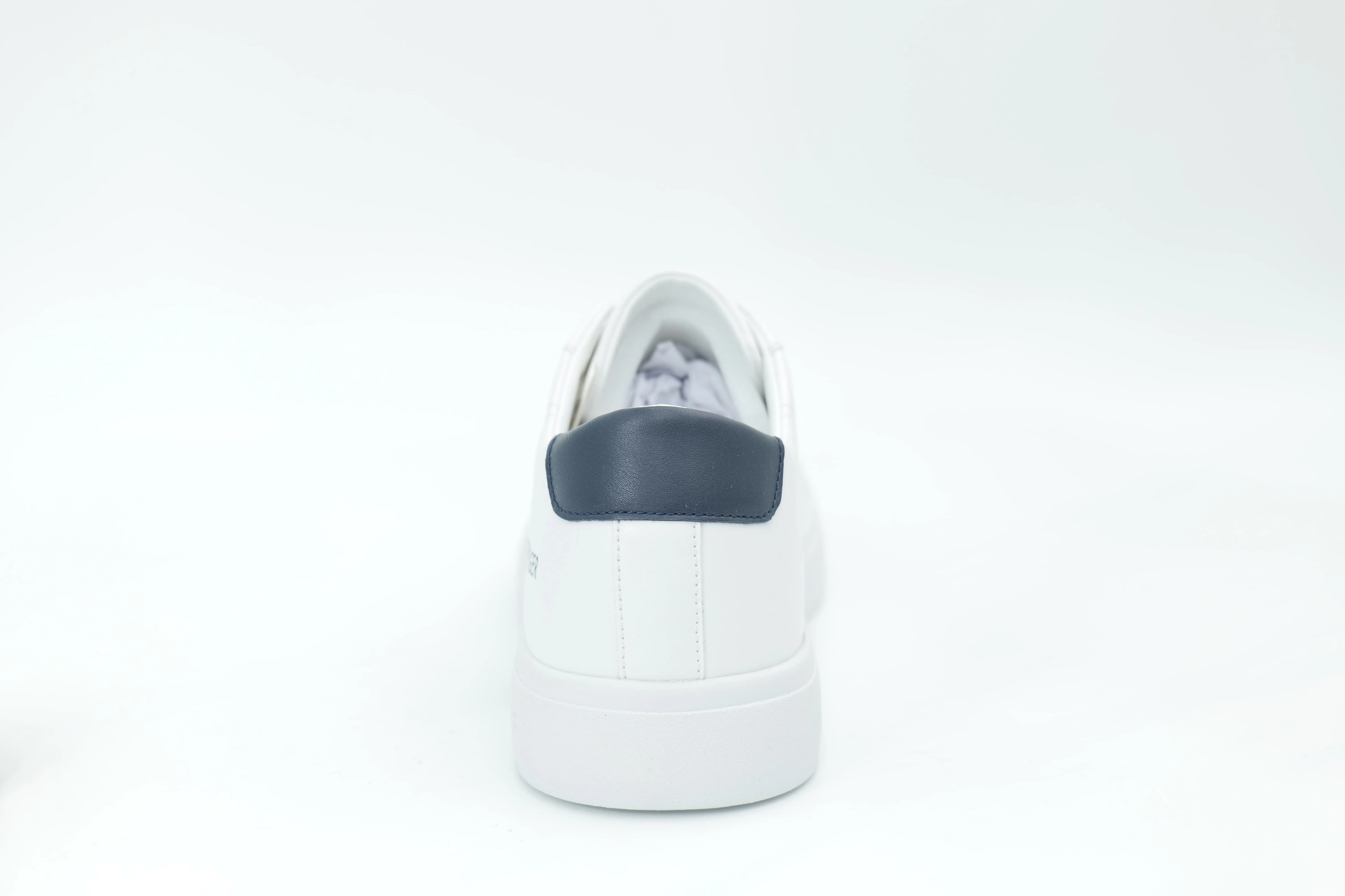 Casual sneakers