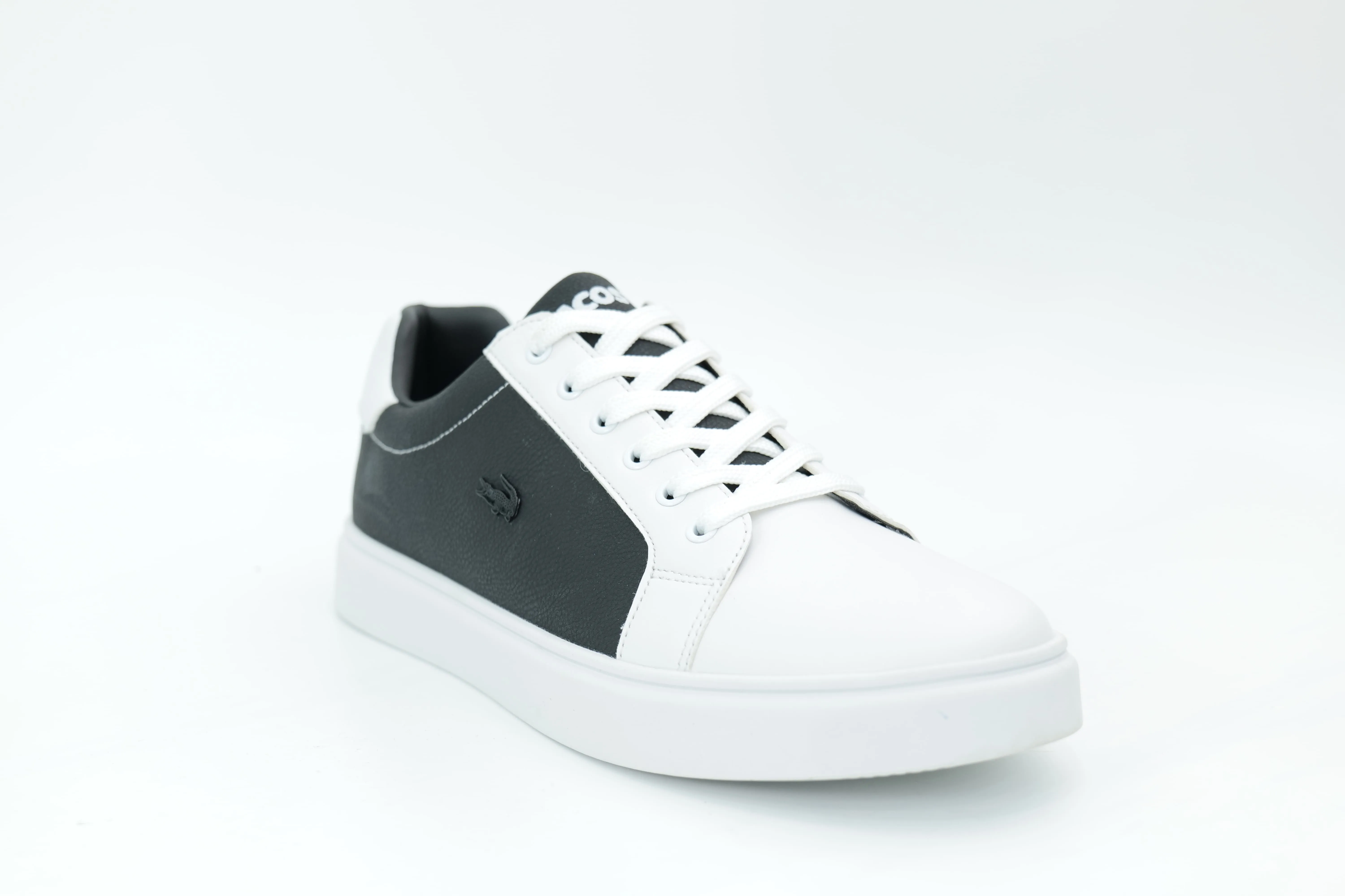 Casual sneakers