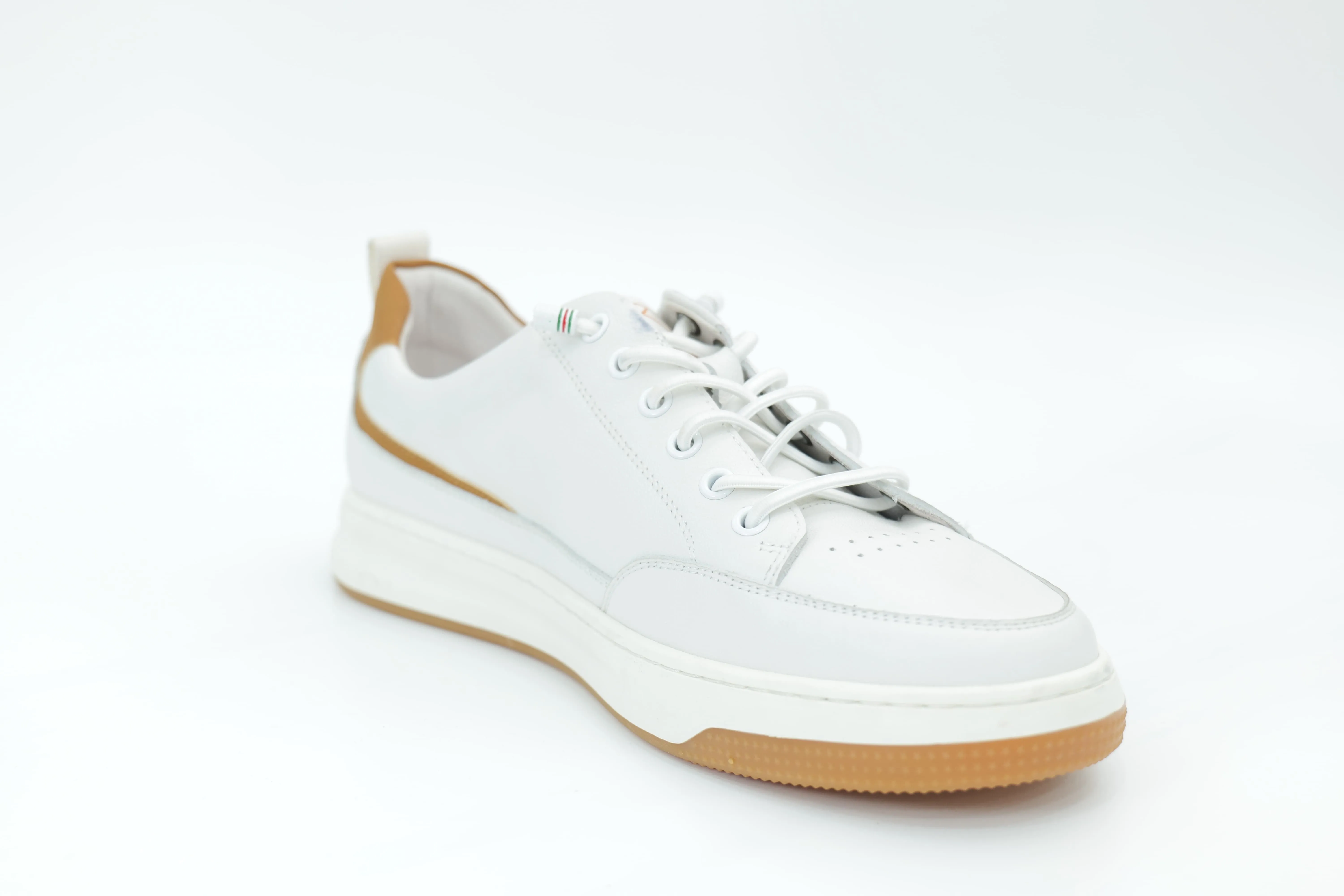 Casual sneakers