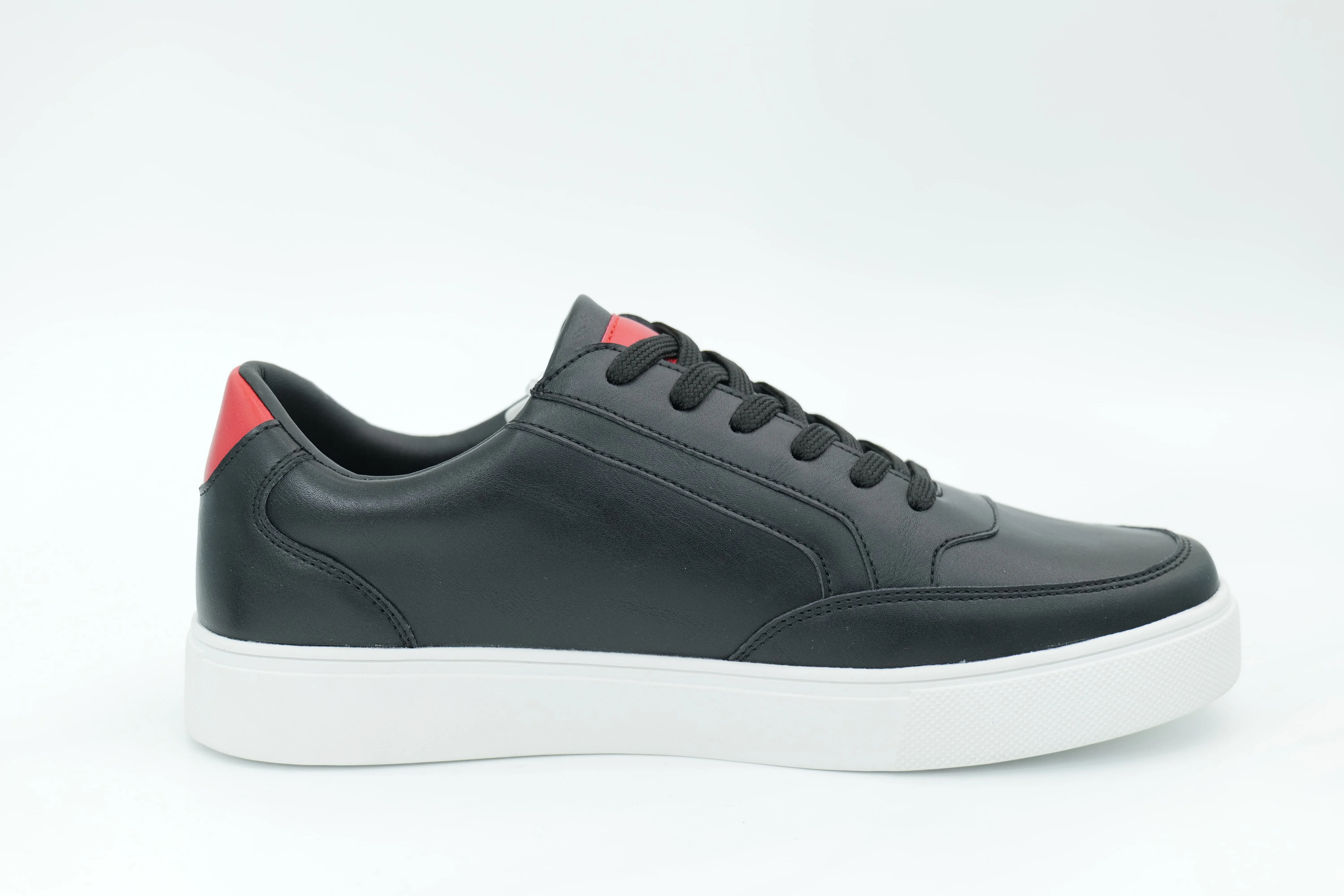 Casual sneakers