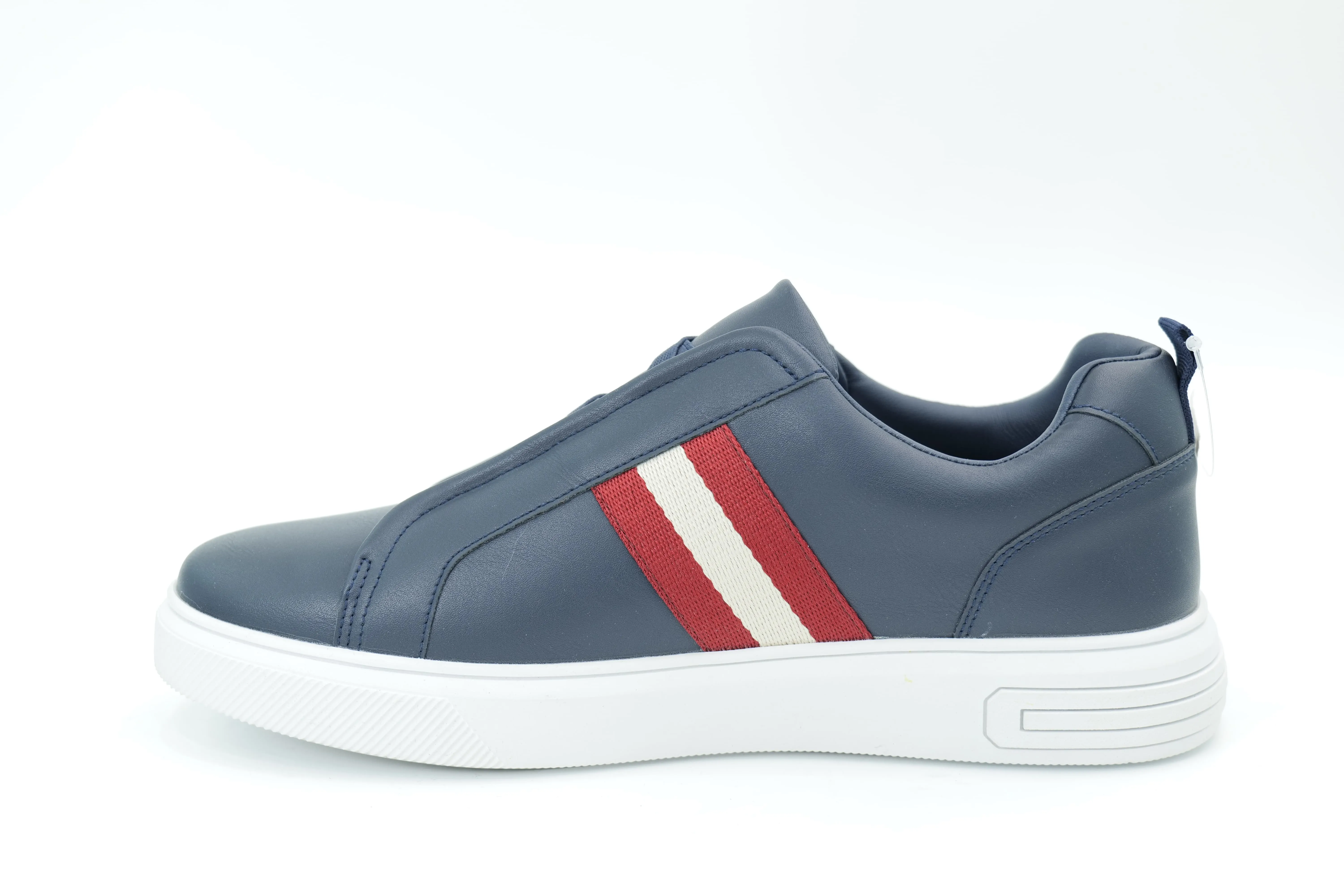 Casual sneakers