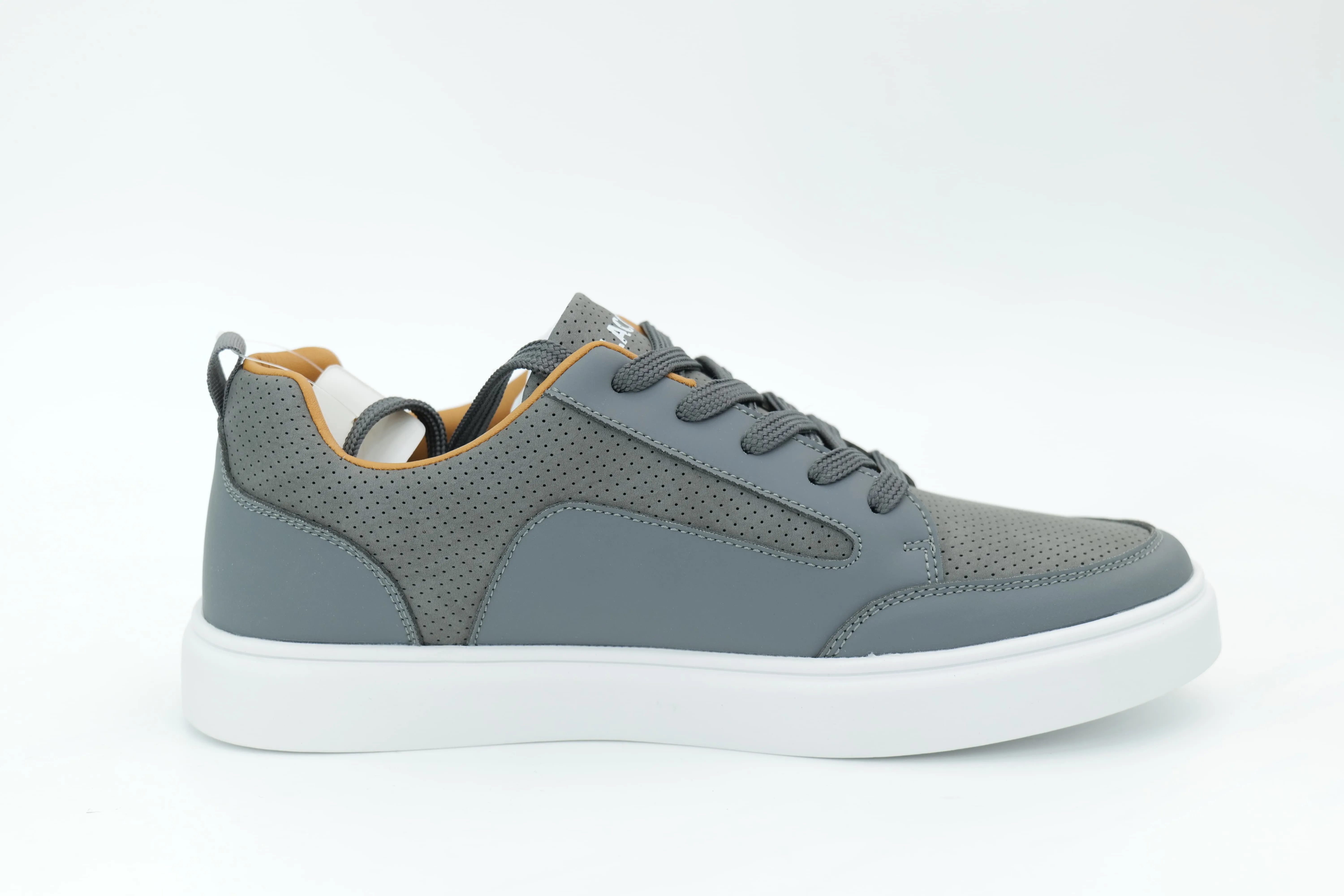 Casual sneakers