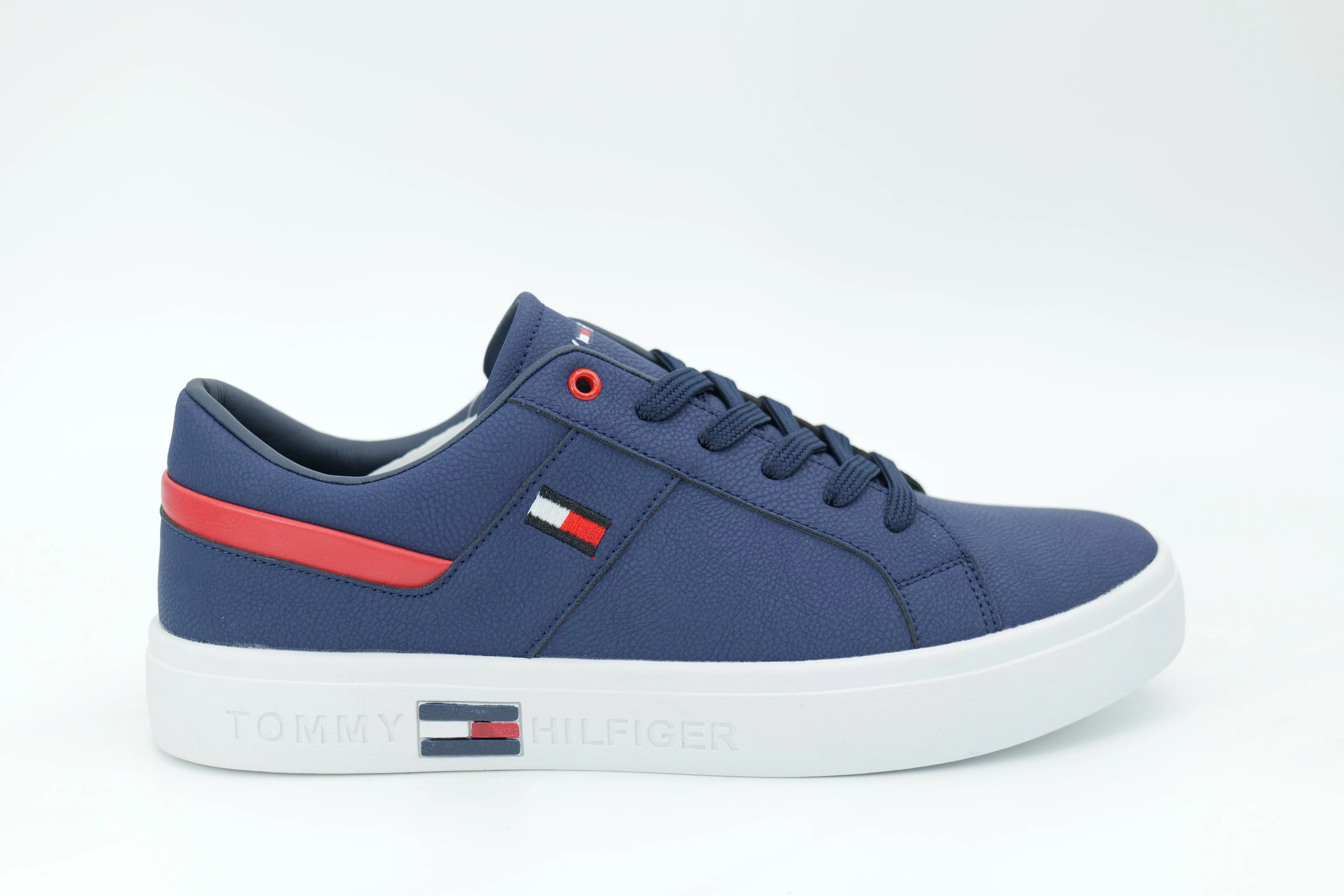 Casual sneakers