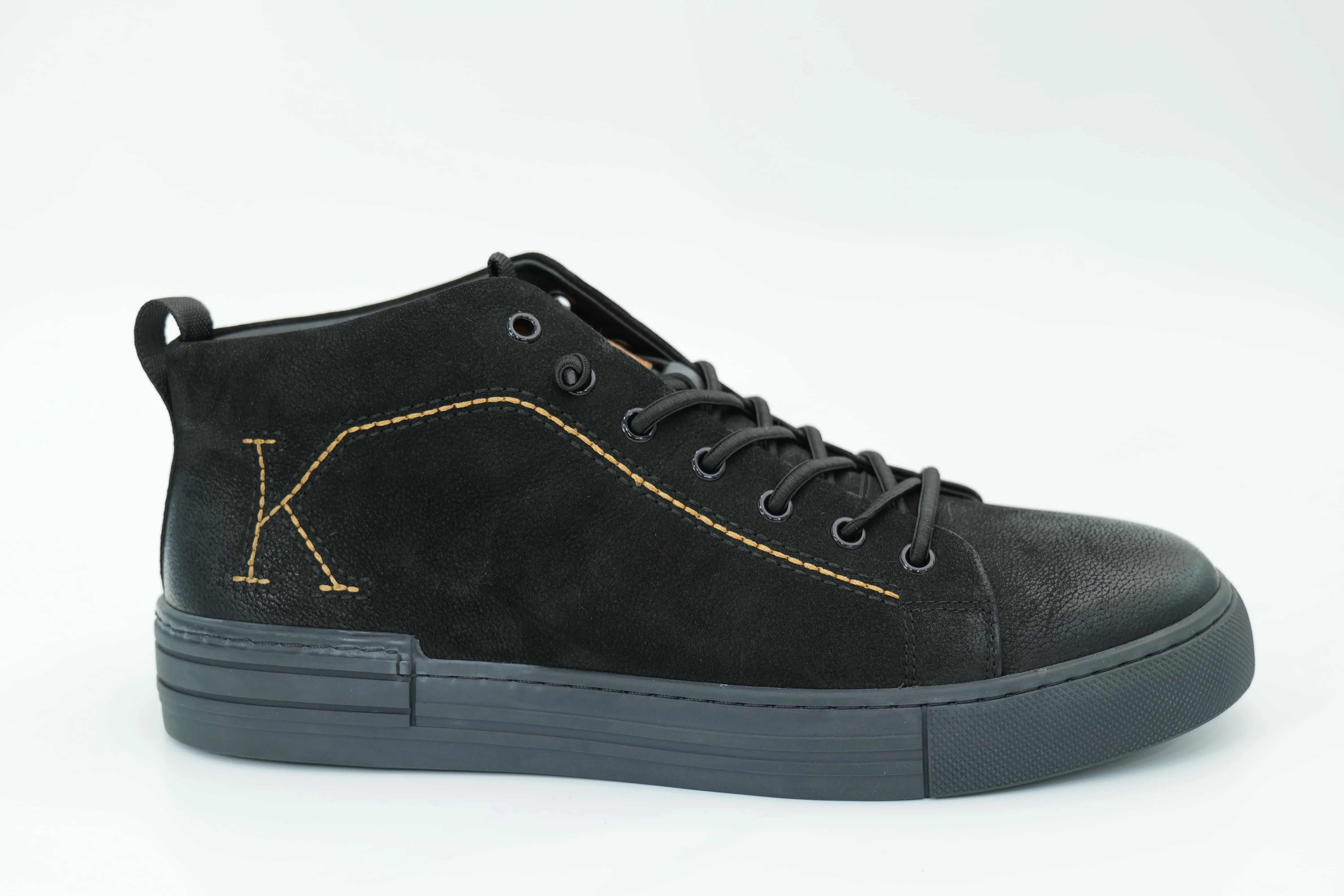 Casual sneakers
