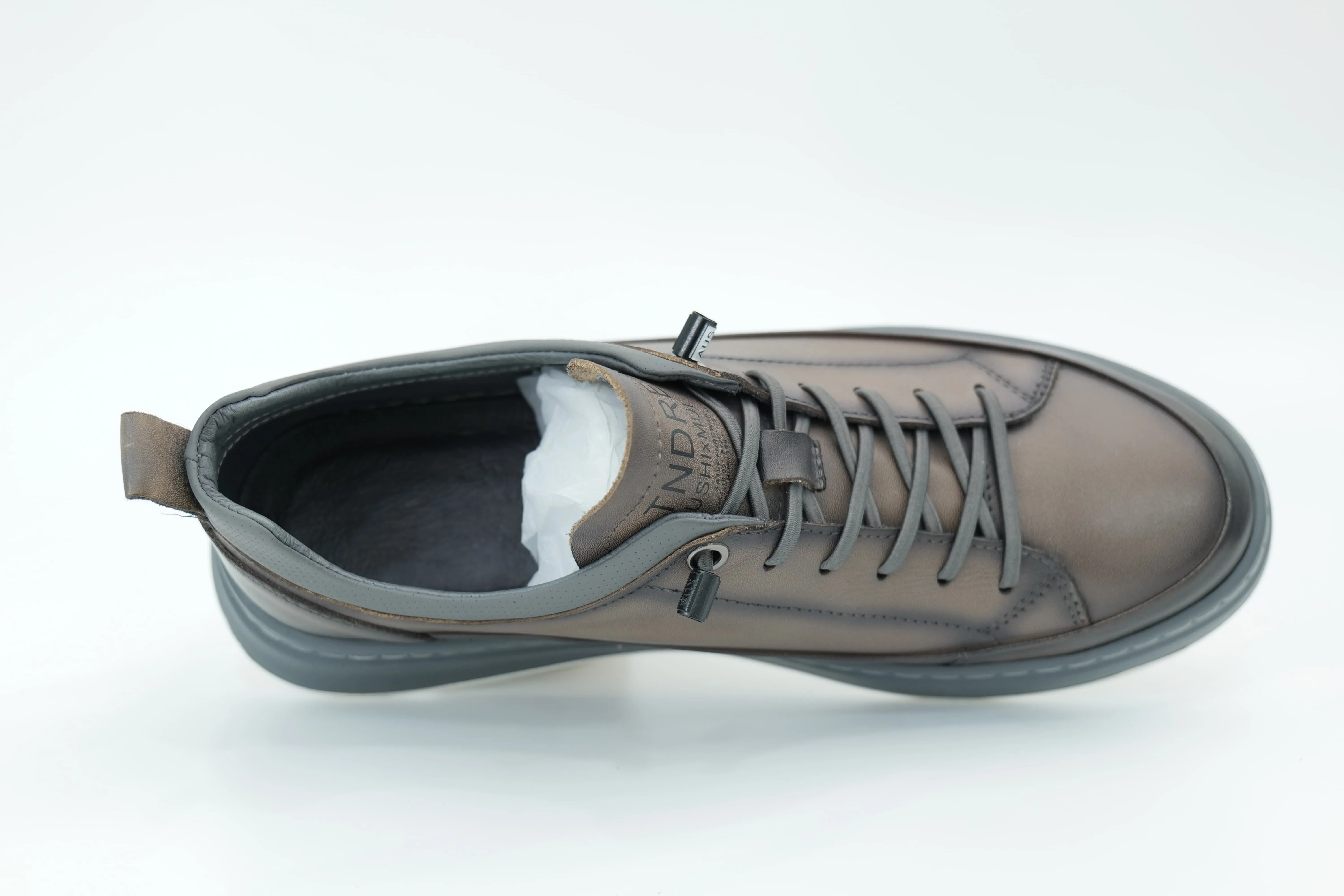 Casual sneakers