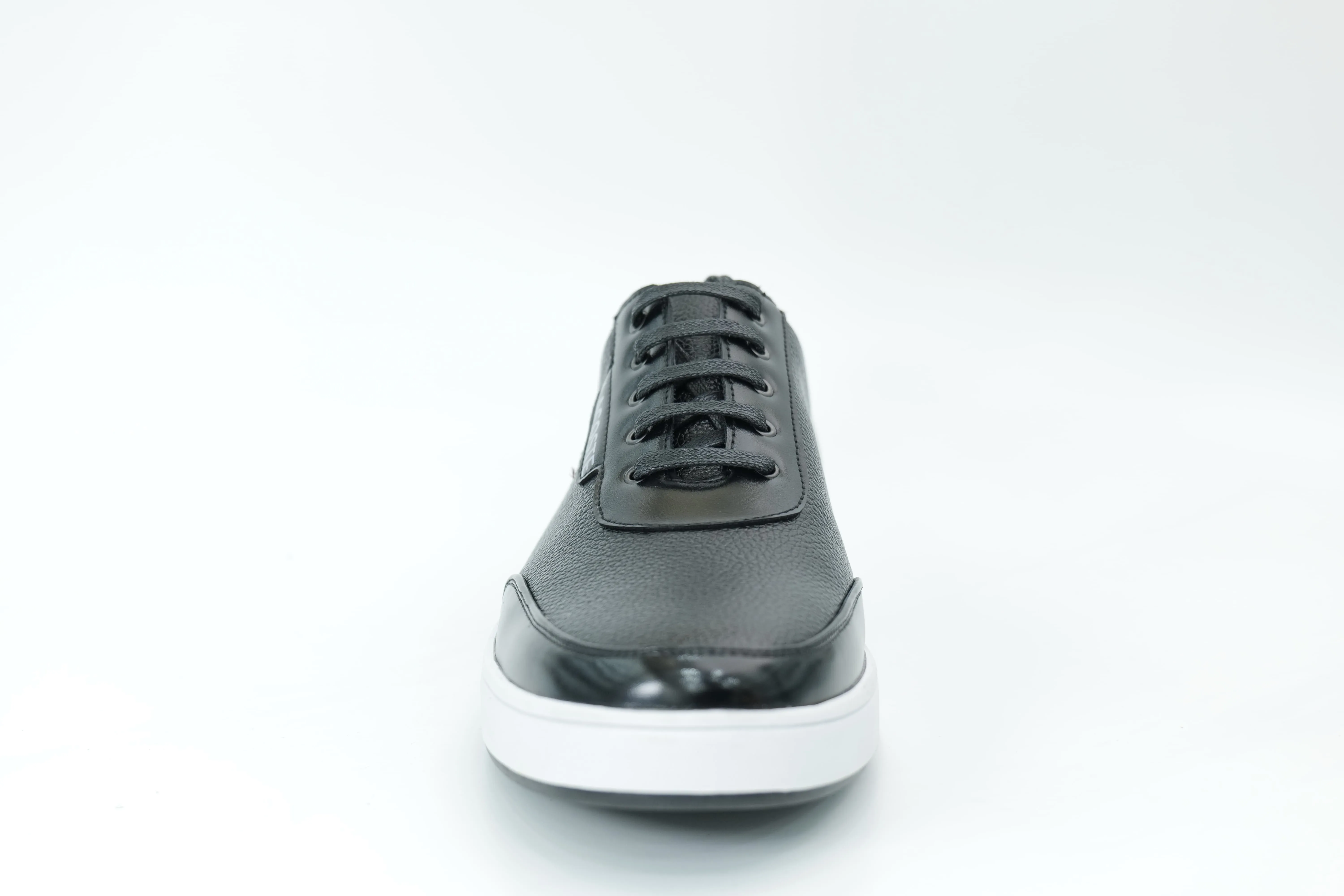 Casual sneakers