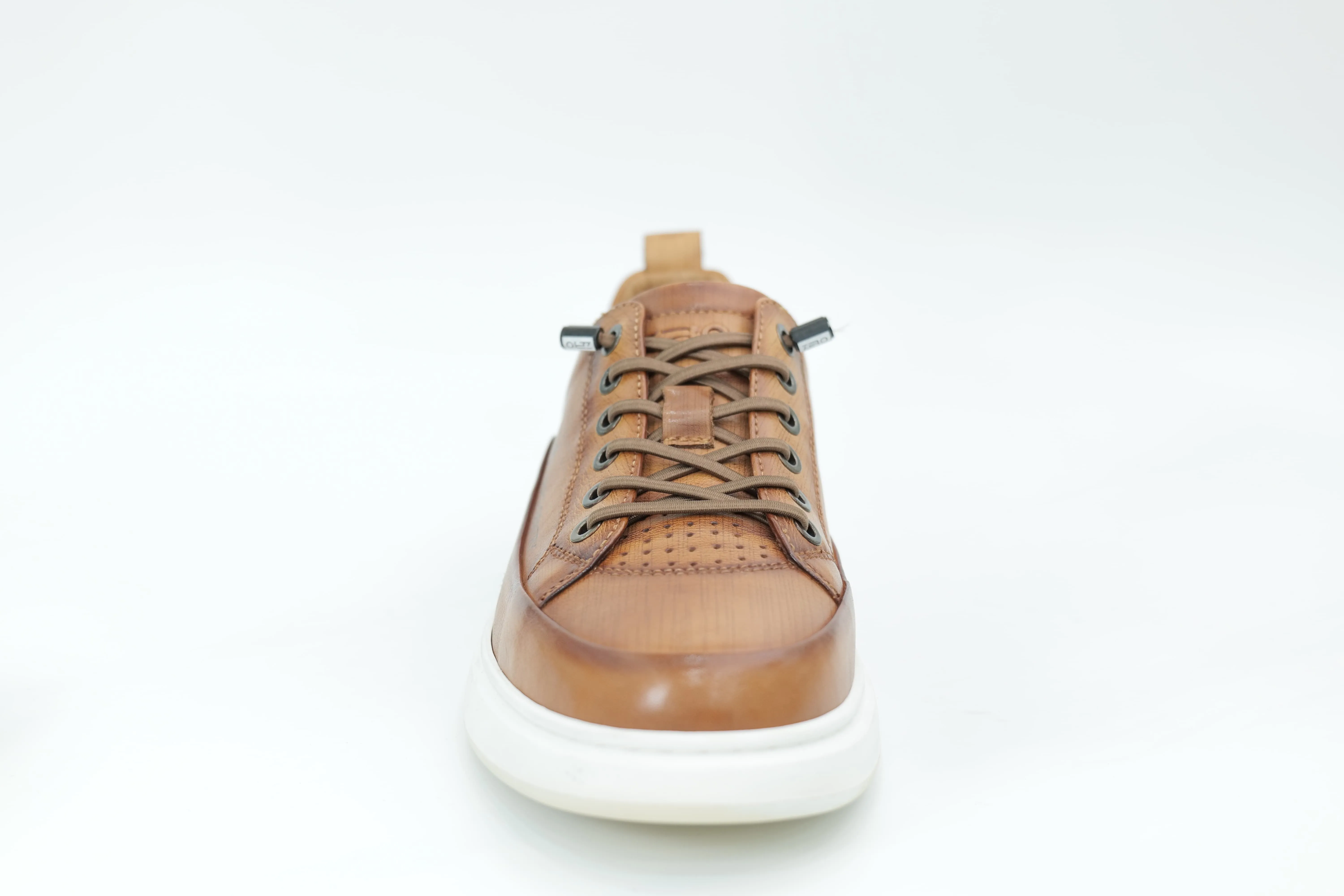 Casual sneakers