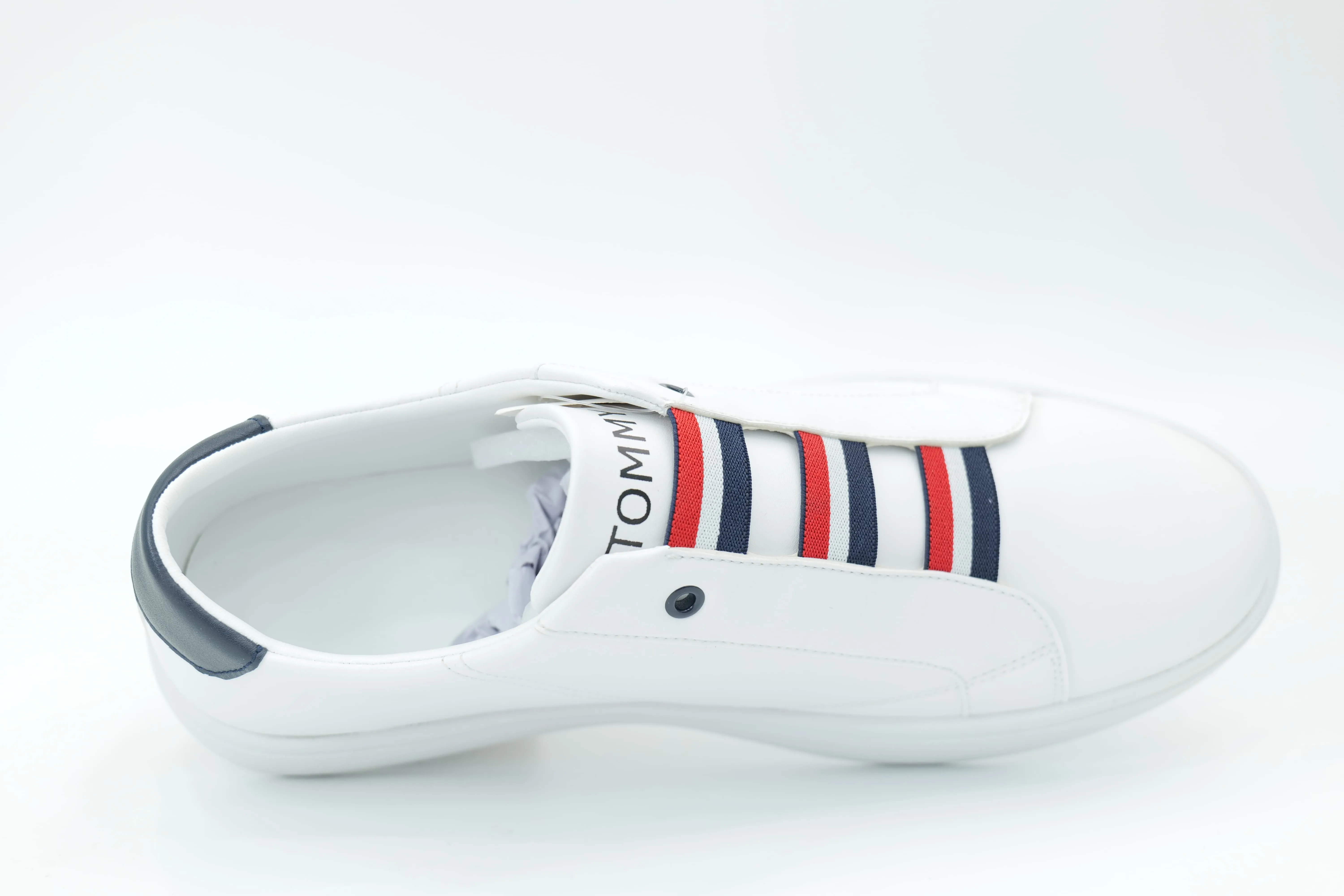 Casual sneakers