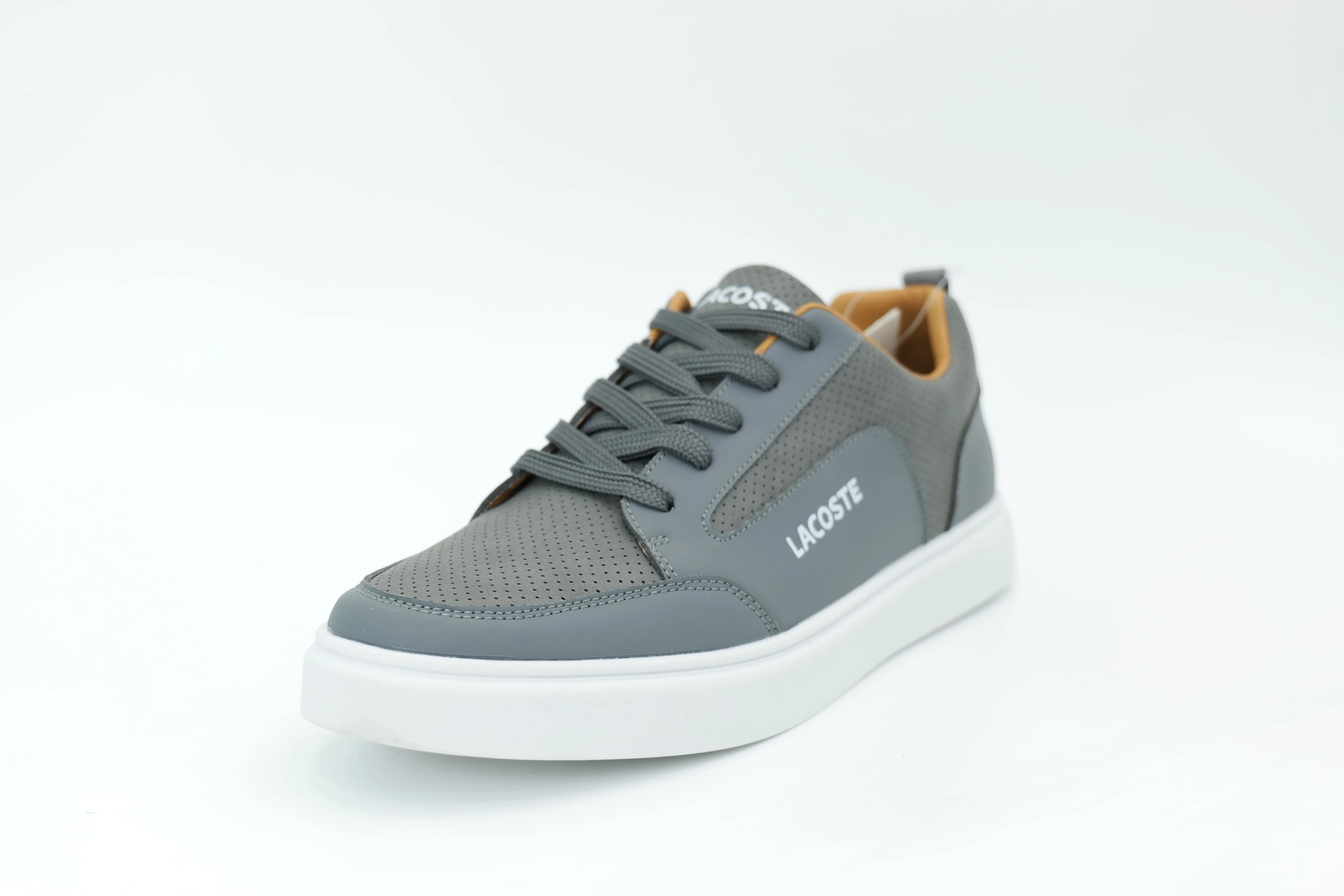 Casual sneakers