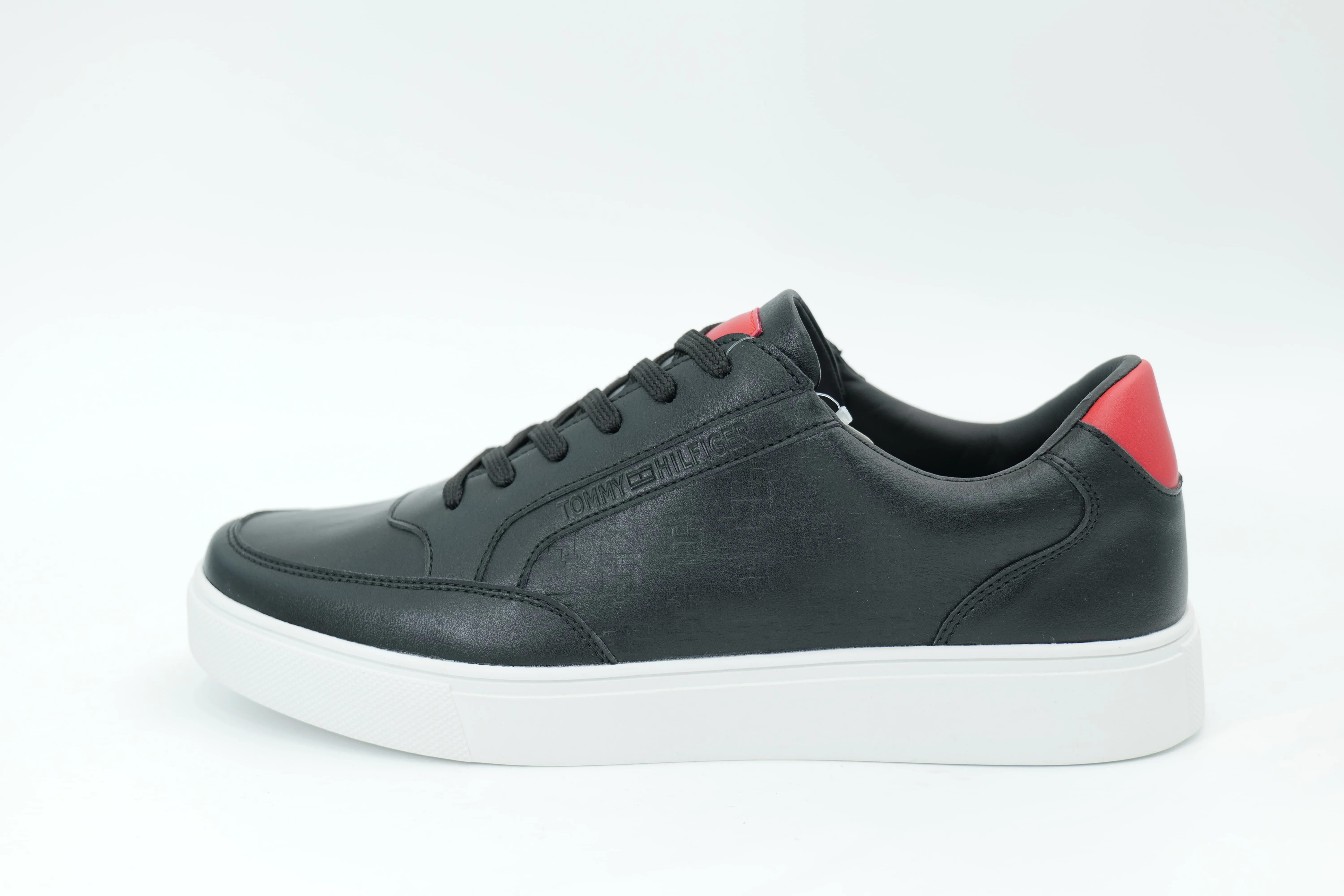 Casual sneakers