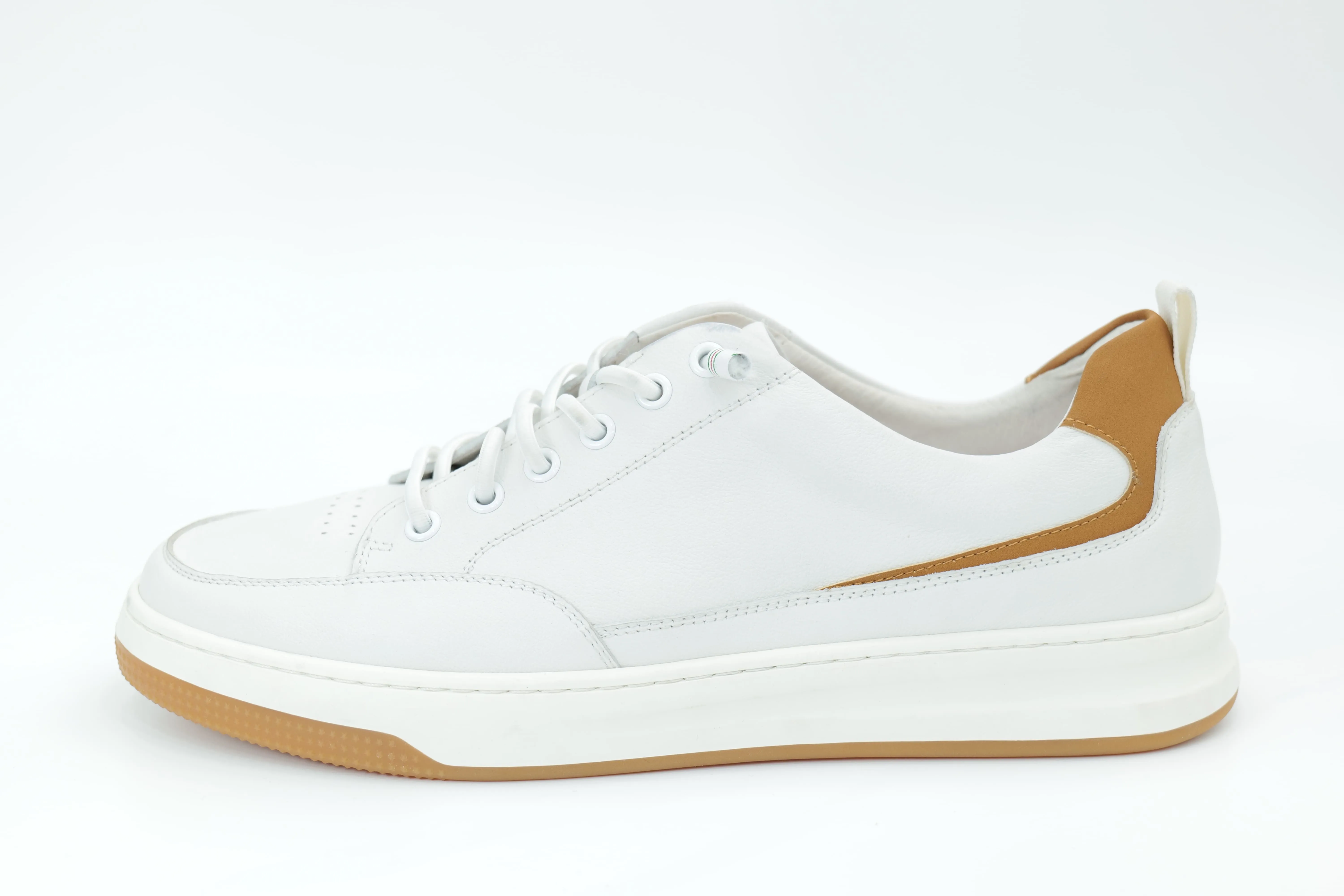 Casual sneakers