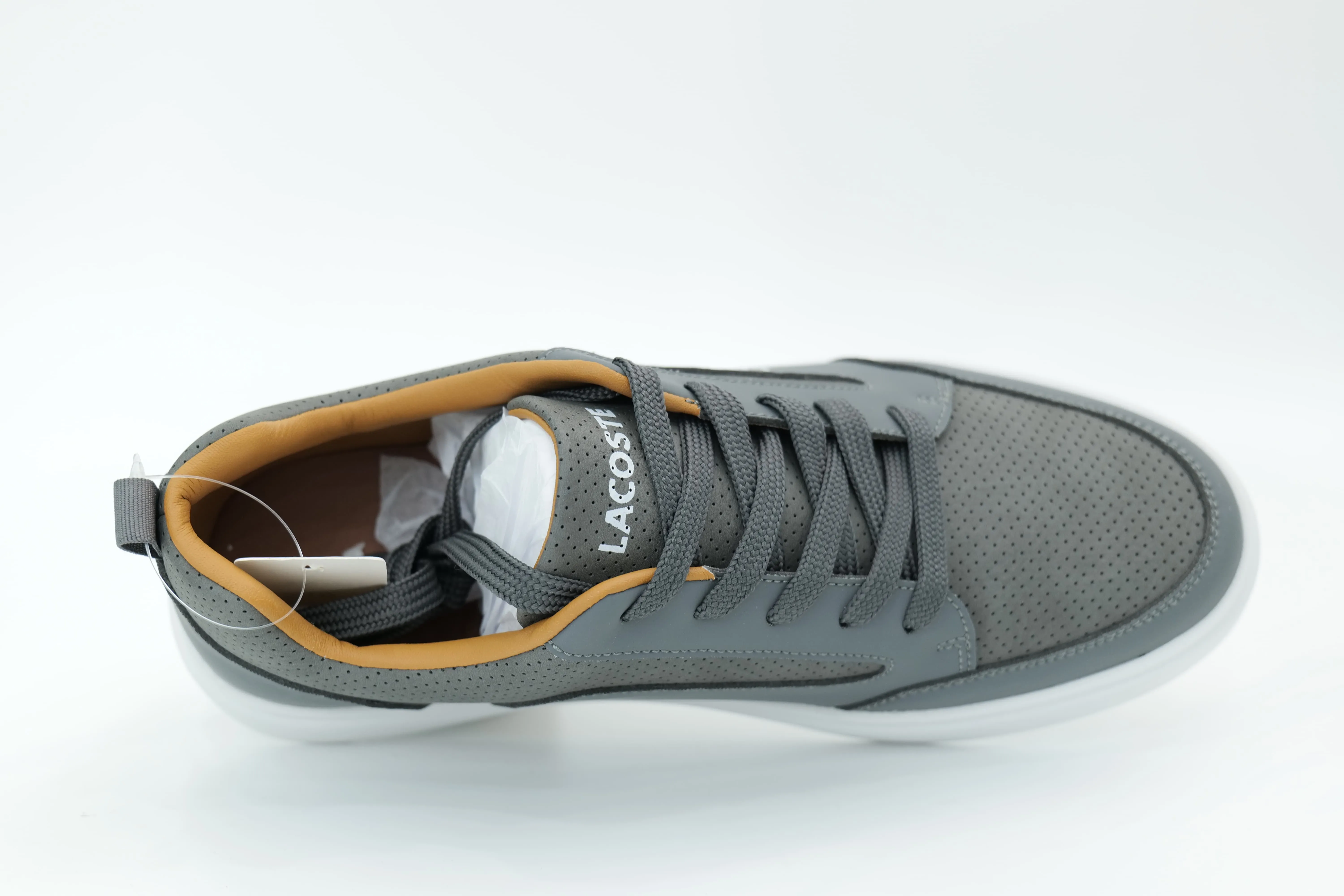 Casual sneakers
