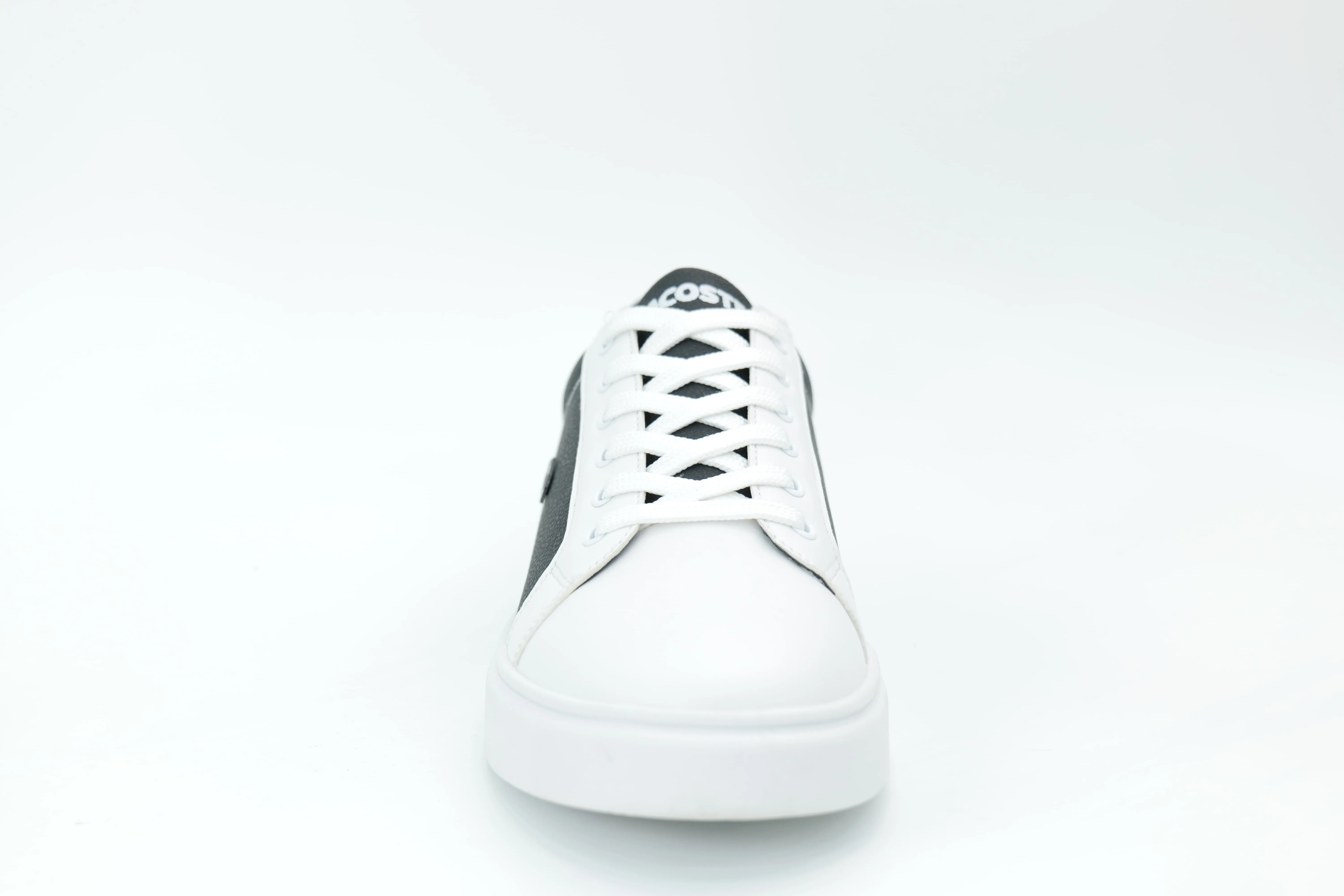Casual sneakers
