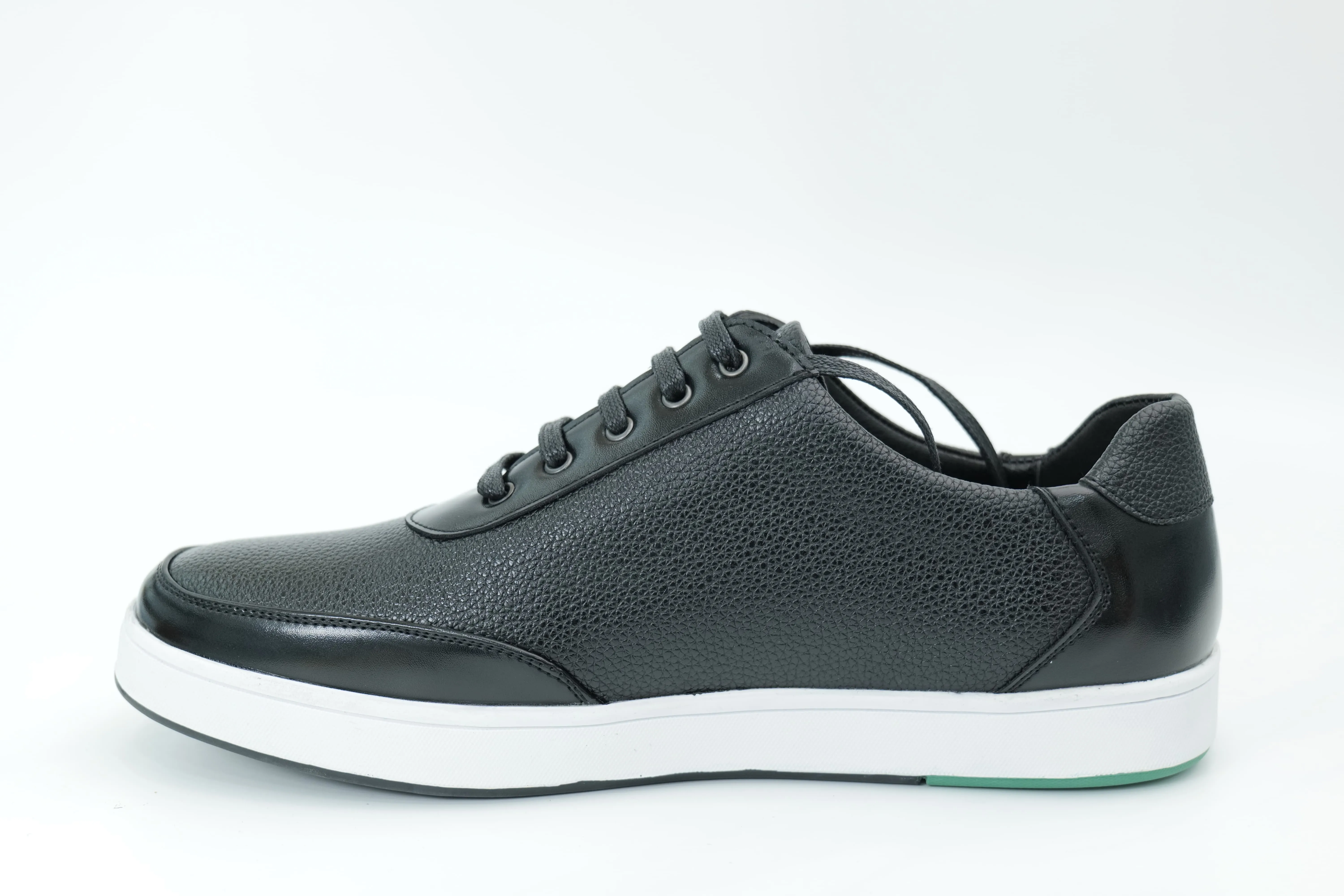 Casual sneakers