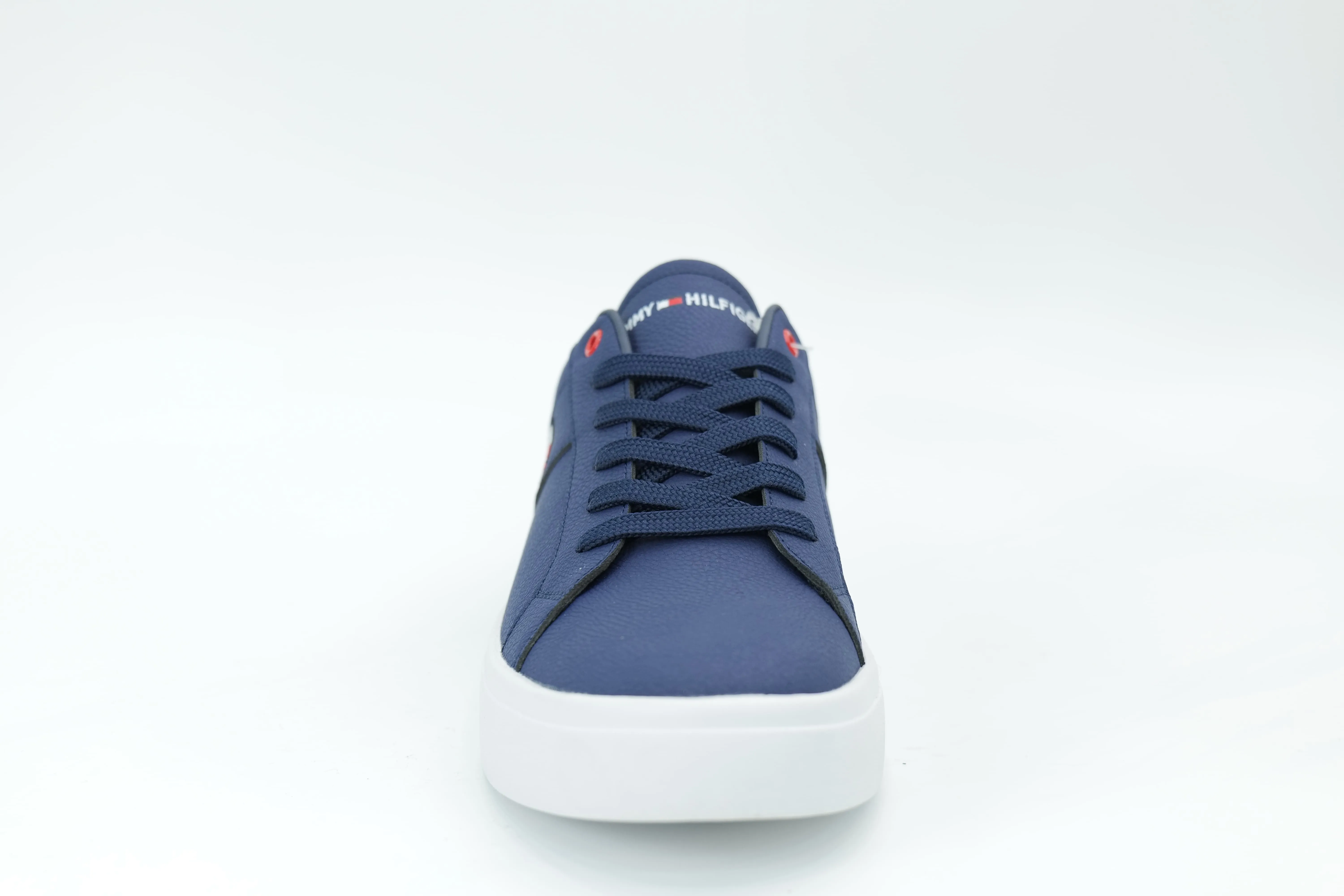 Casual sneakers