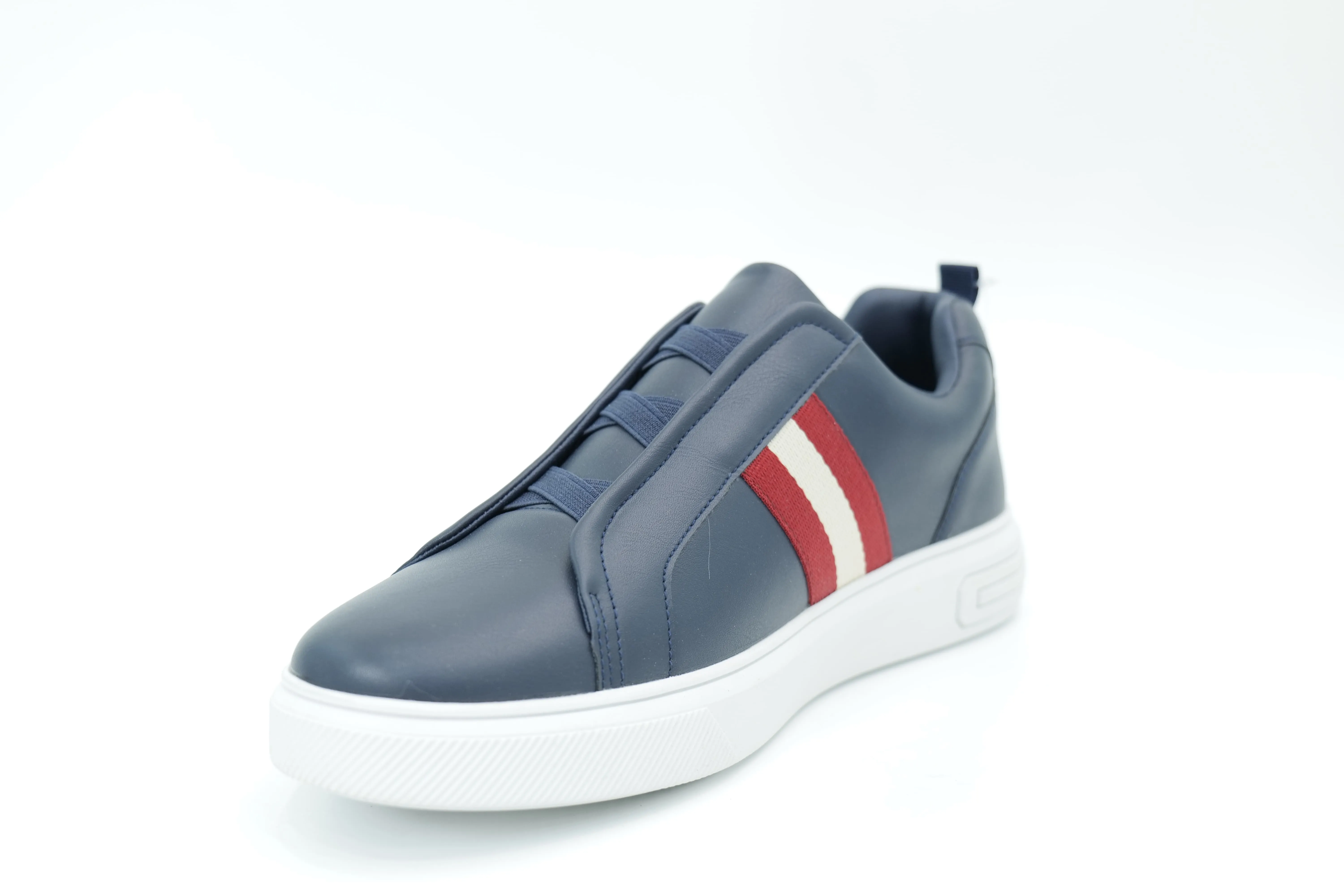 Casual sneakers