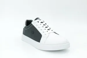 Casual sneakers