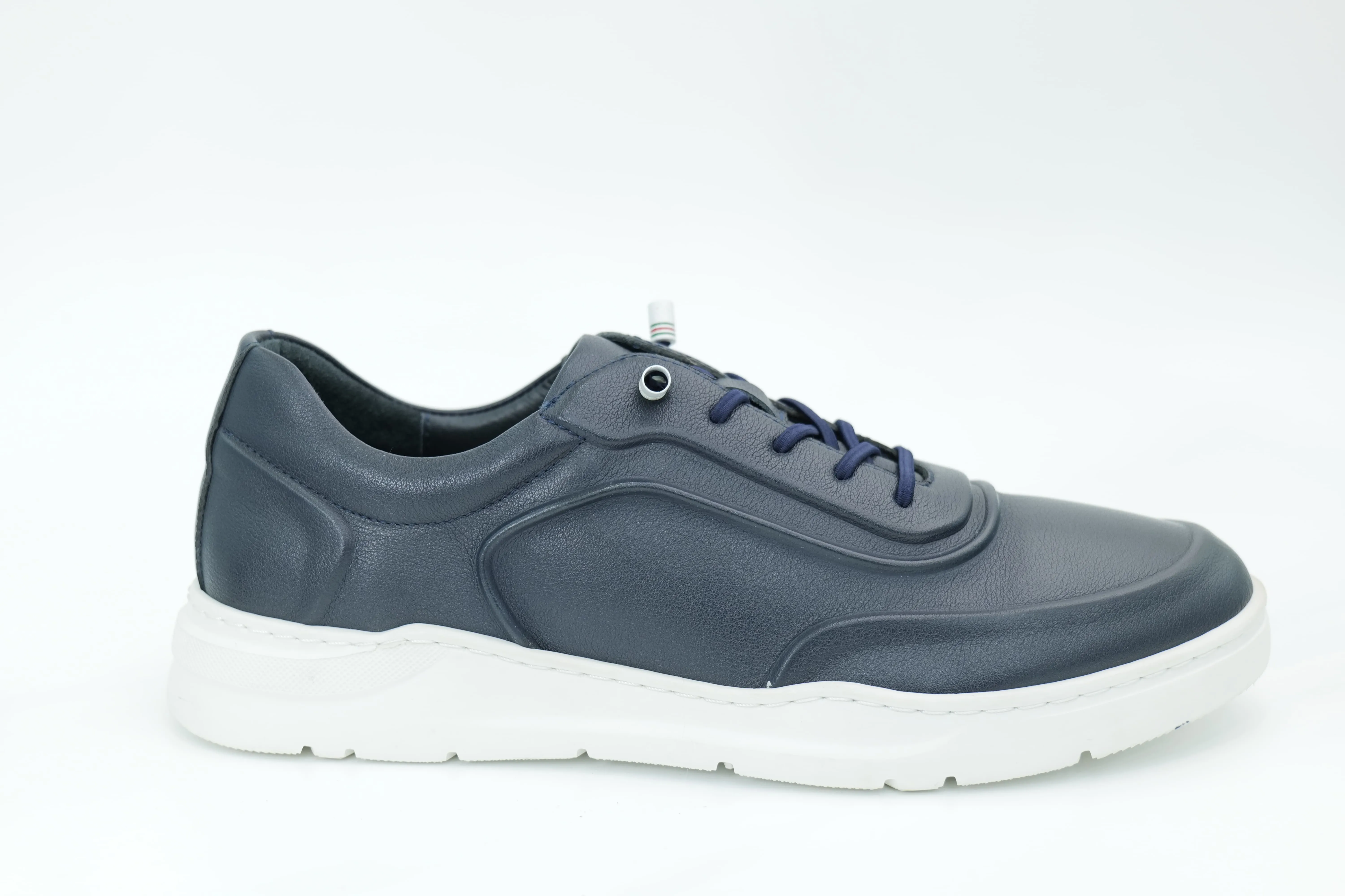 Casual sneakers