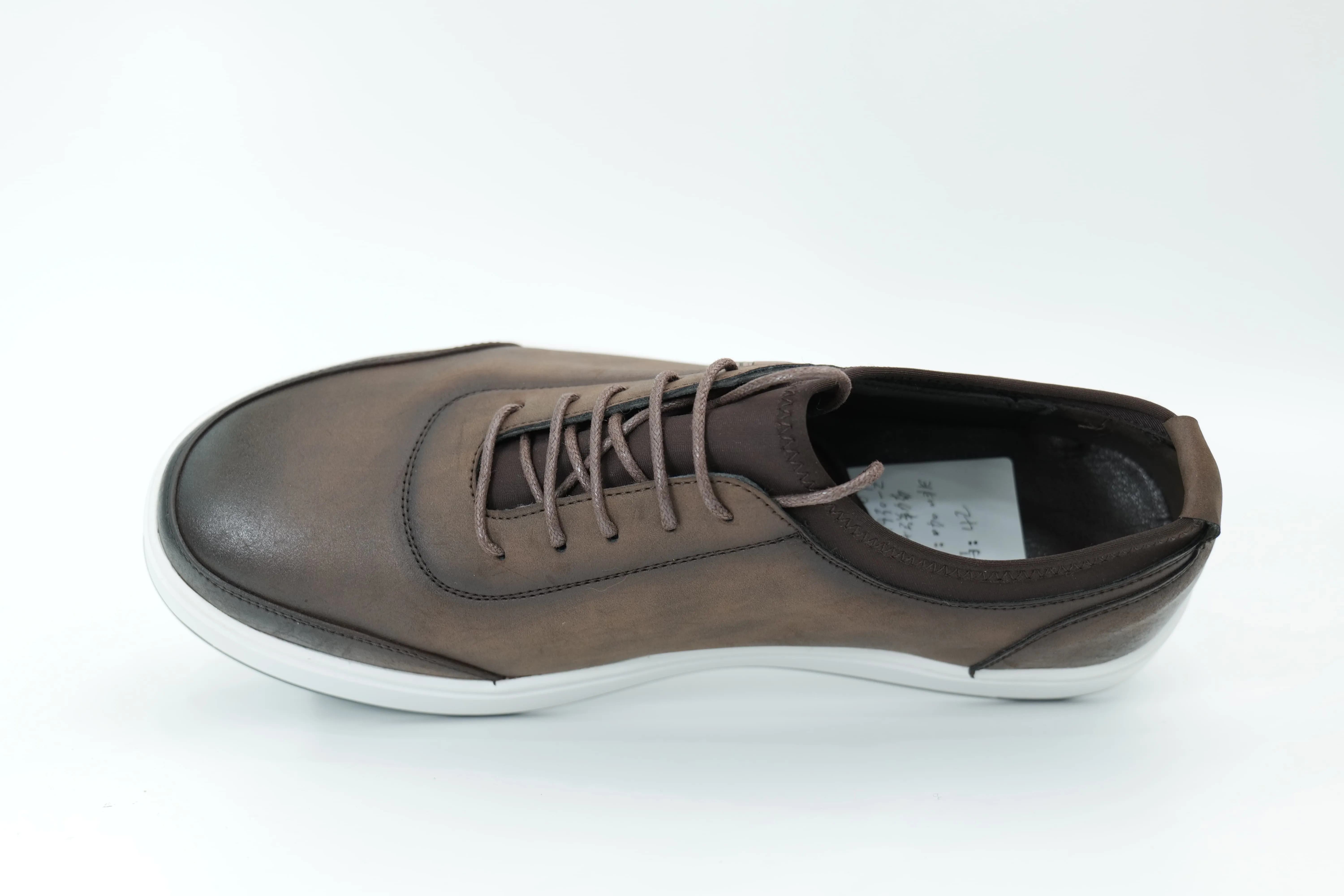 Casual sneakers