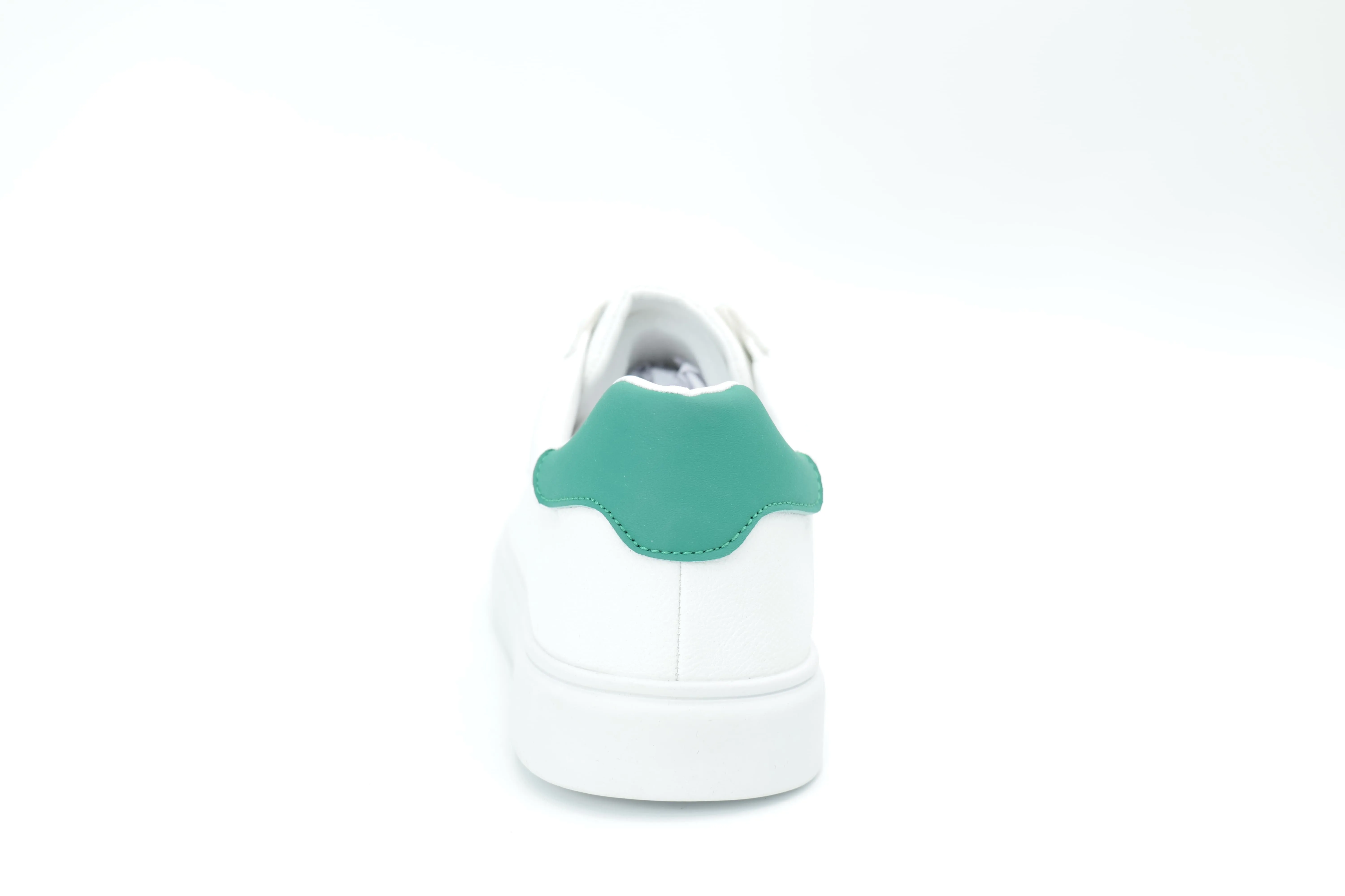 Casual sneakers