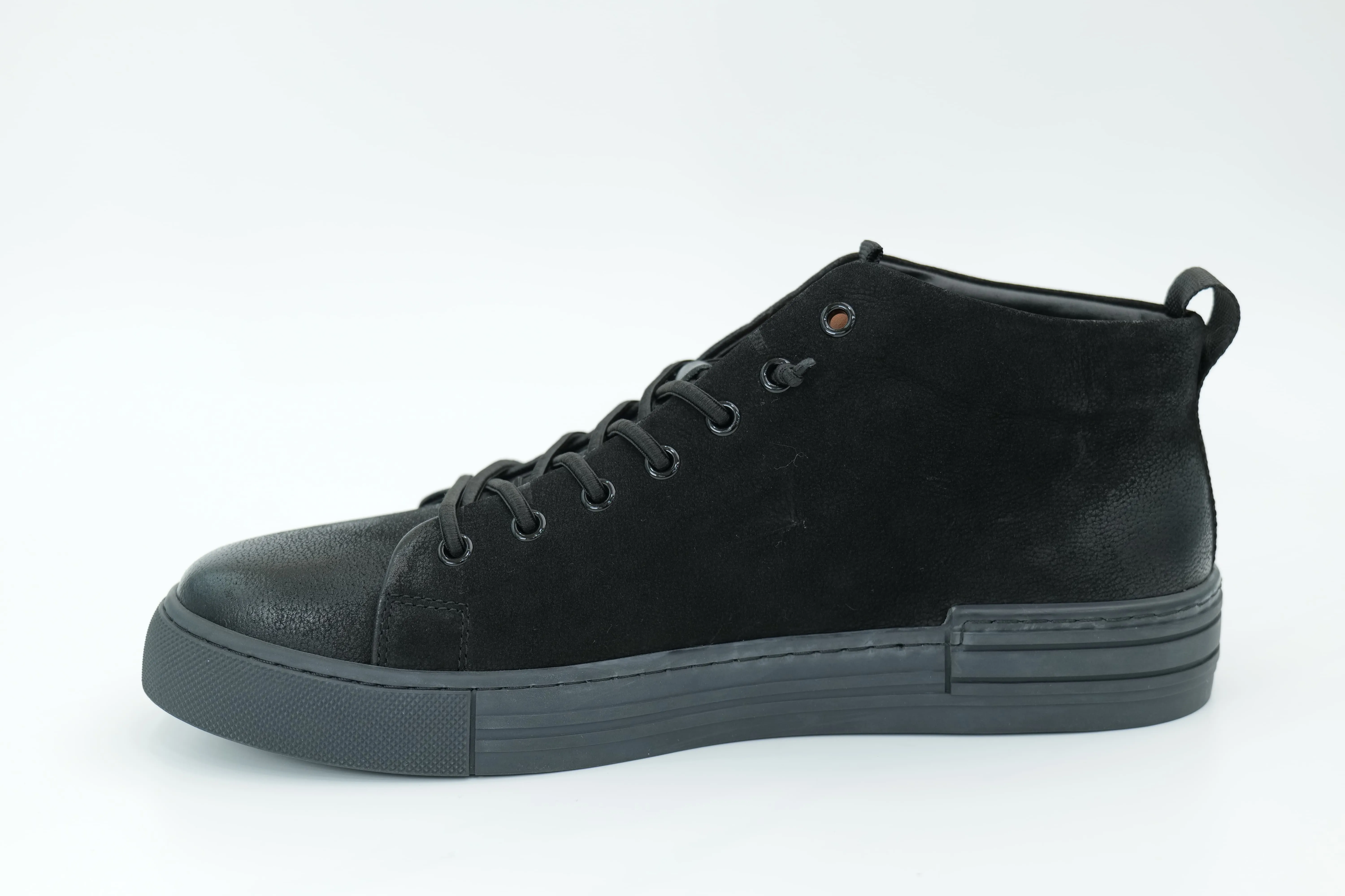 Casual sneakers